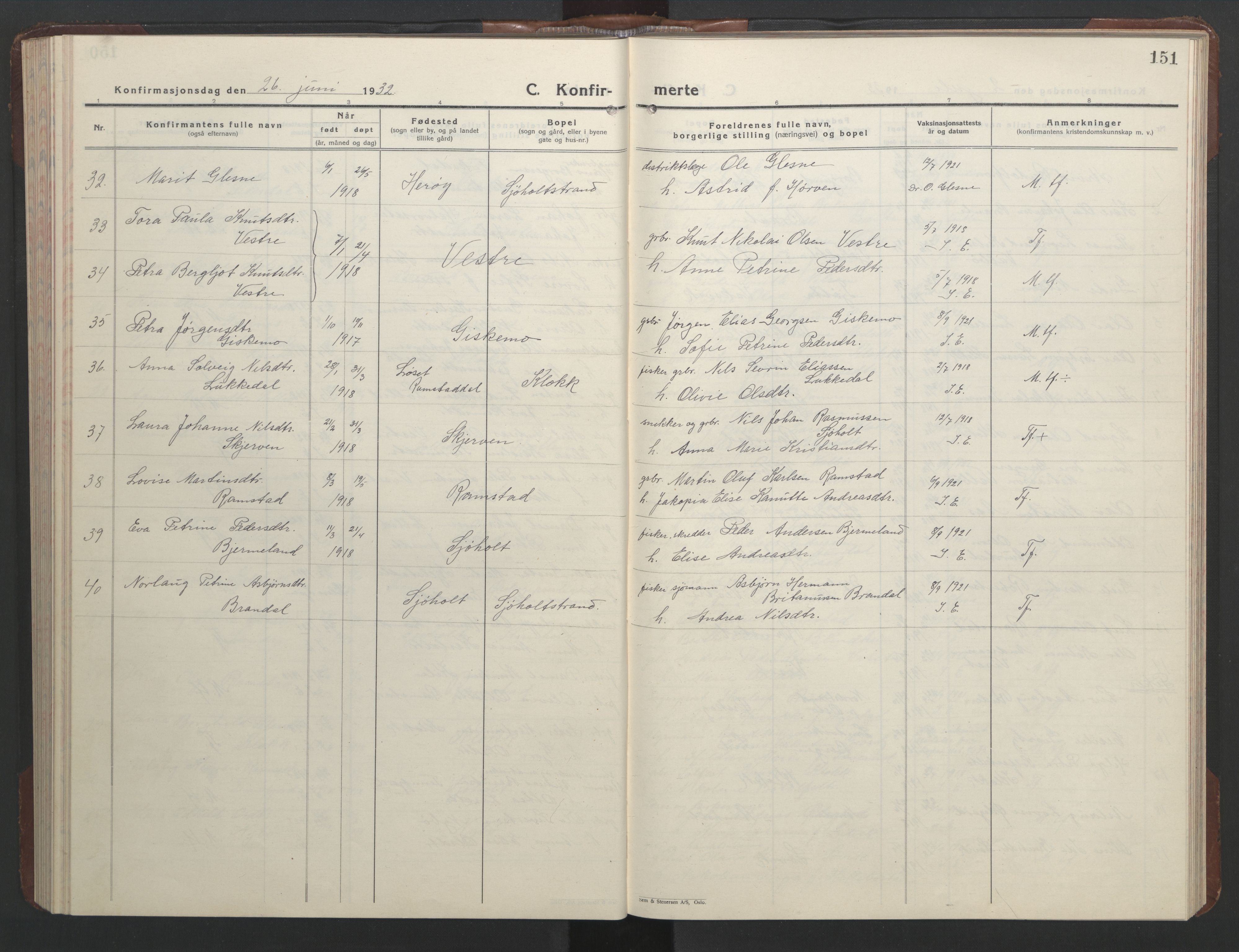 Ministerialprotokoller, klokkerbøker og fødselsregistre - Møre og Romsdal, AV/SAT-A-1454/522/L0329: Parish register (copy) no. 522C08, 1926-1951, p. 151