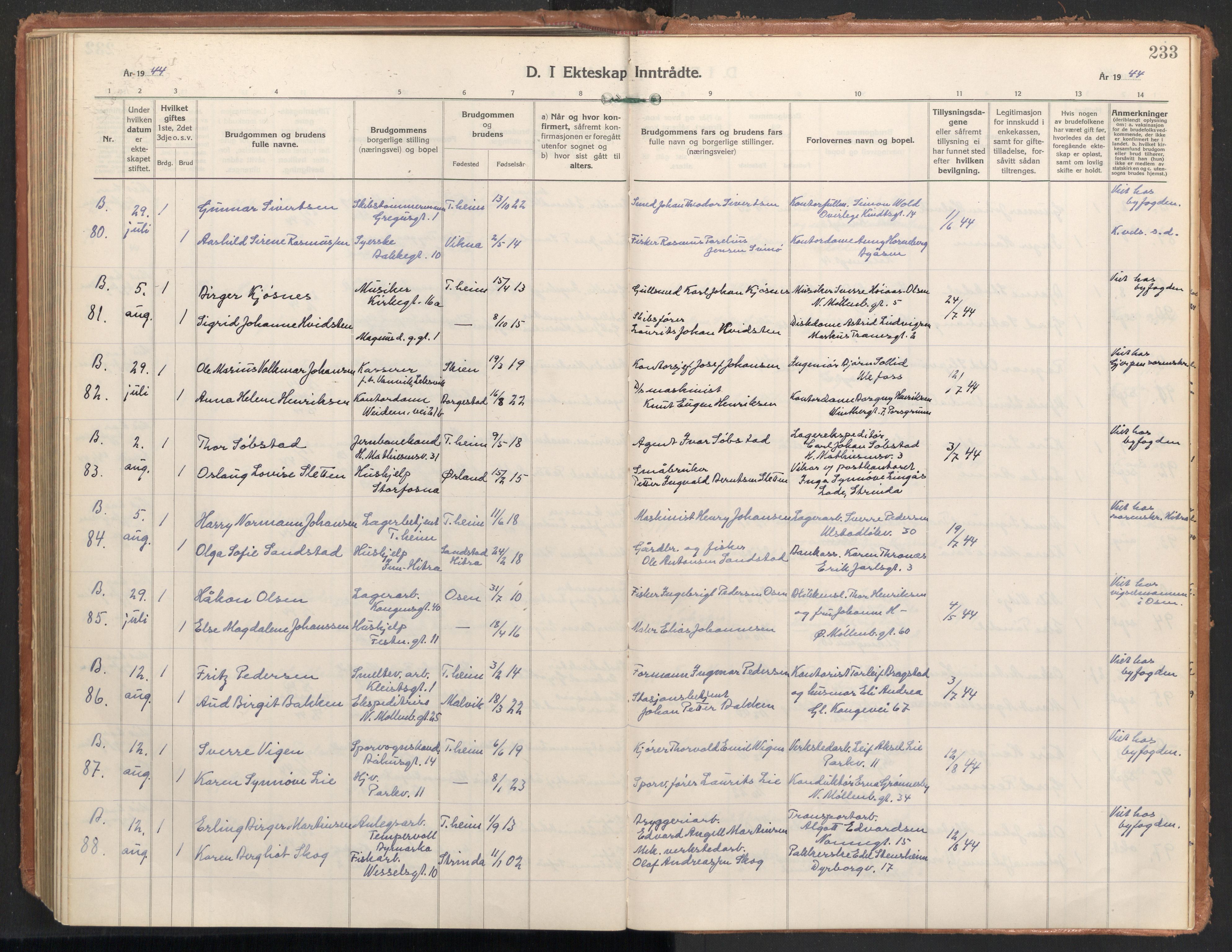 Ministerialprotokoller, klokkerbøker og fødselsregistre - Sør-Trøndelag, AV/SAT-A-1456/604/L0209: Parish register (official) no. 604A29, 1931-1945, p. 233