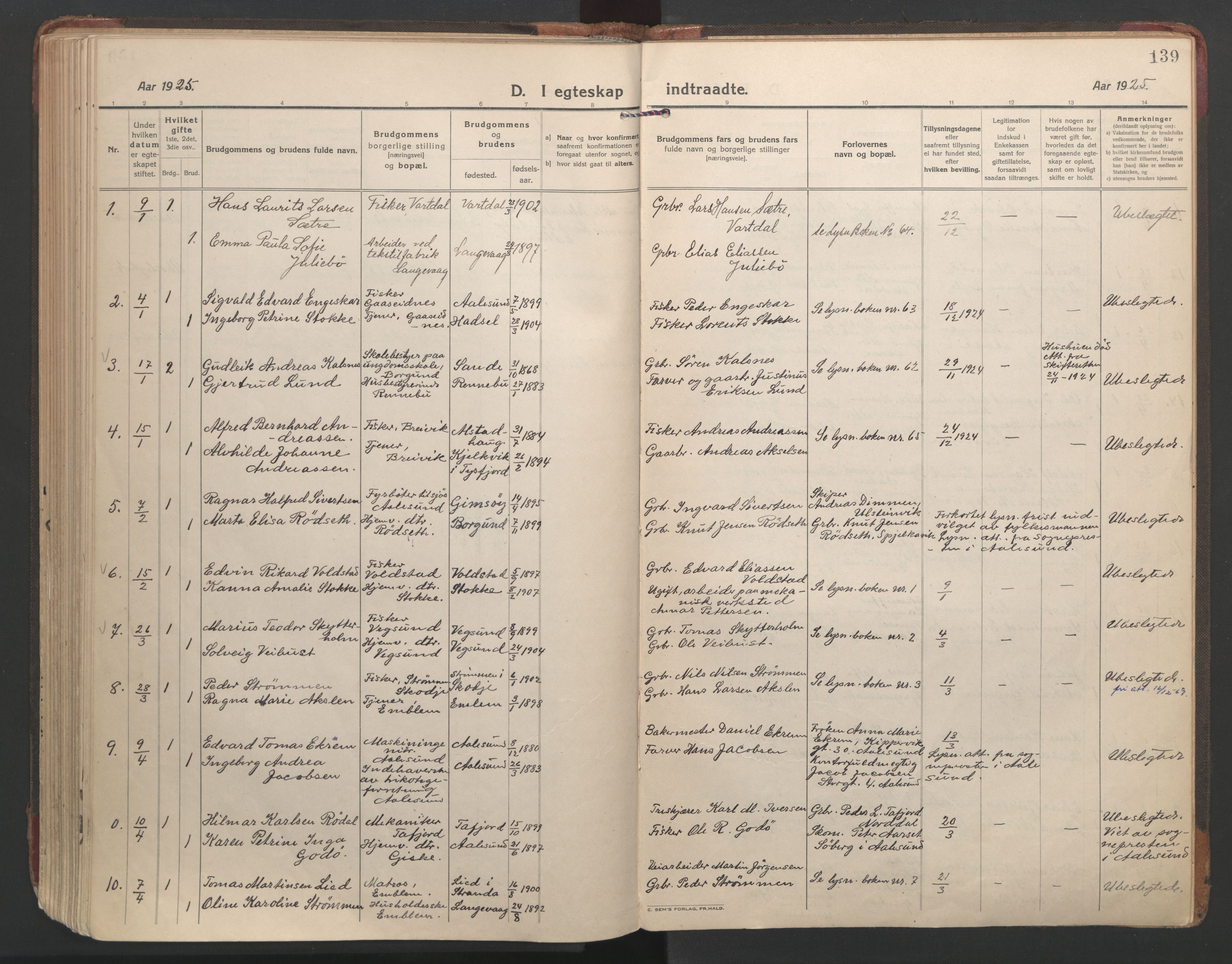 Ministerialprotokoller, klokkerbøker og fødselsregistre - Møre og Romsdal, SAT/A-1454/528/L0412: Parish register (official) no. 528A21, 1920-1926, p. 139
