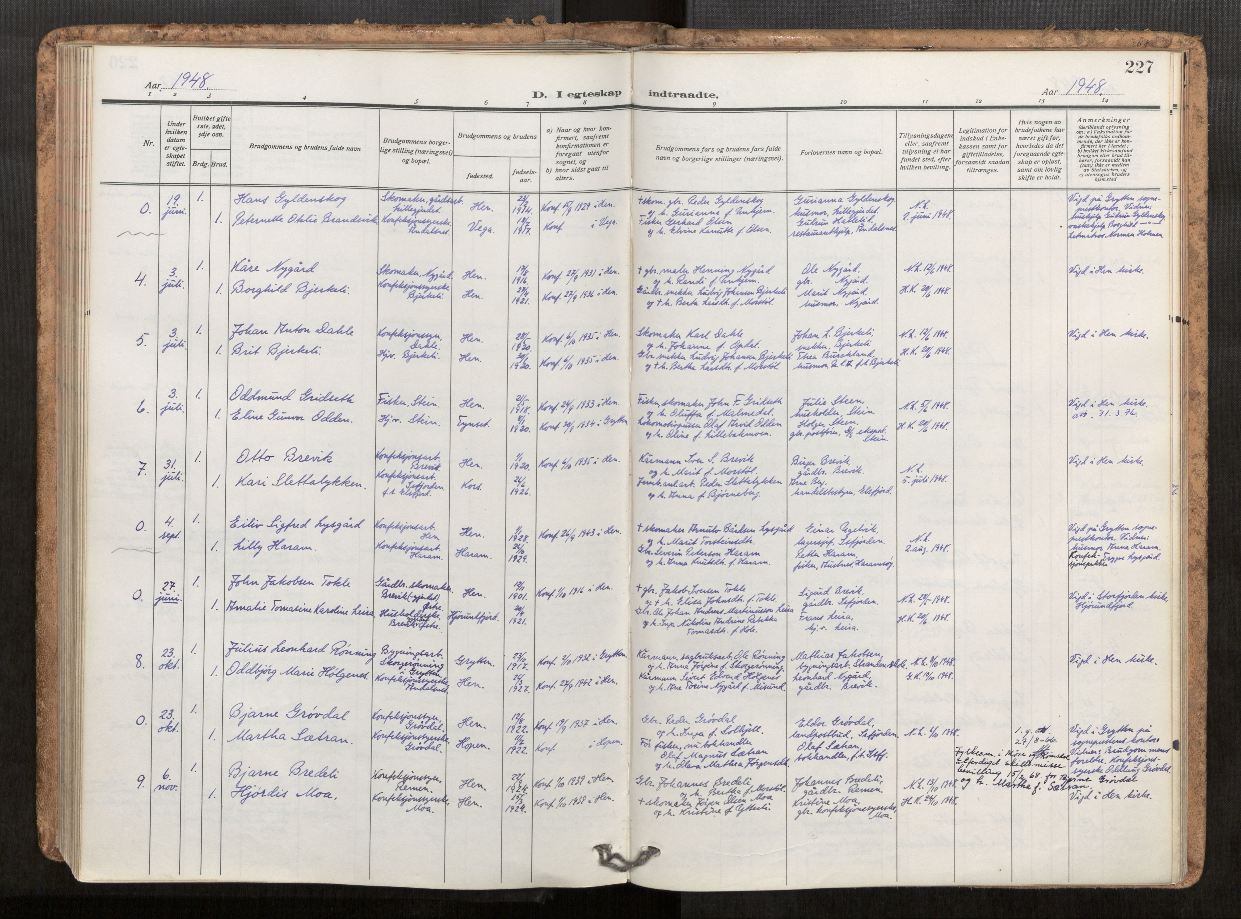 Ministerialprotokoller, klokkerbøker og fødselsregistre - Møre og Romsdal, AV/SAT-A-1454/545/L0596: Parish register (official) no. 545A04, 1921-1956, p. 227