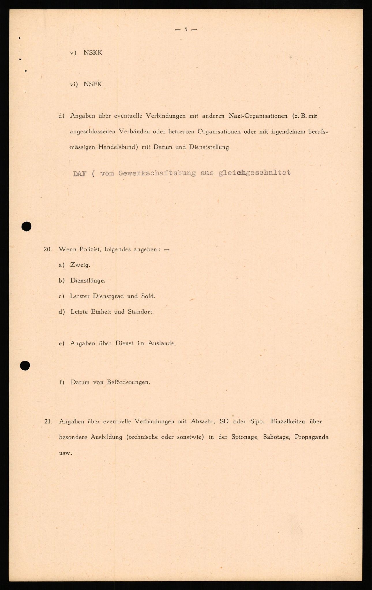 Forsvaret, Forsvarets overkommando II, AV/RA-RAFA-3915/D/Db/L0015: CI Questionaires. Tyske okkupasjonsstyrker i Norge. Tyskere., 1945-1946, p. 135