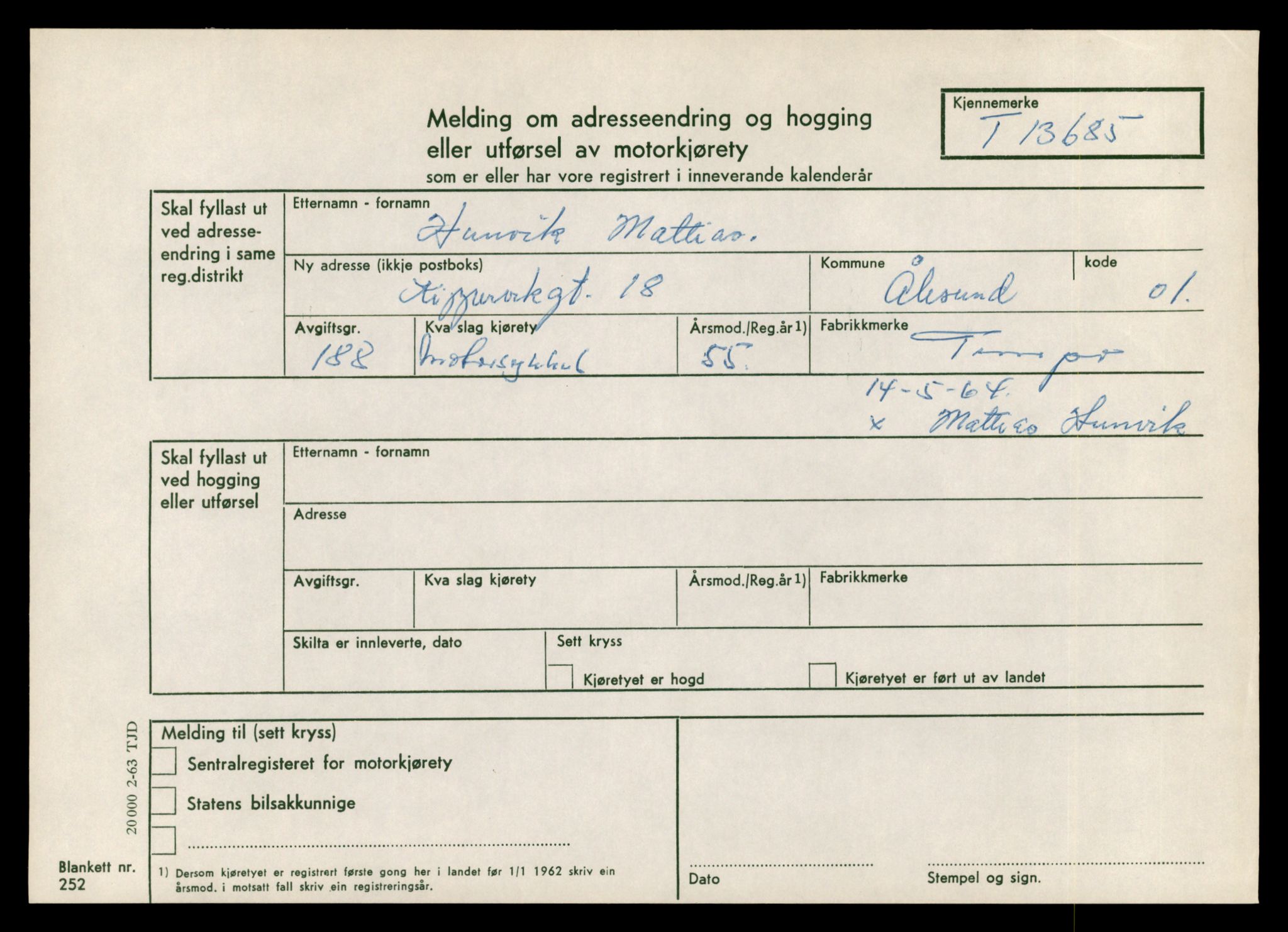Møre og Romsdal vegkontor - Ålesund trafikkstasjon, AV/SAT-A-4099/F/Fe/L0040: Registreringskort for kjøretøy T 13531 - T 13709, 1927-1998, p. 2645