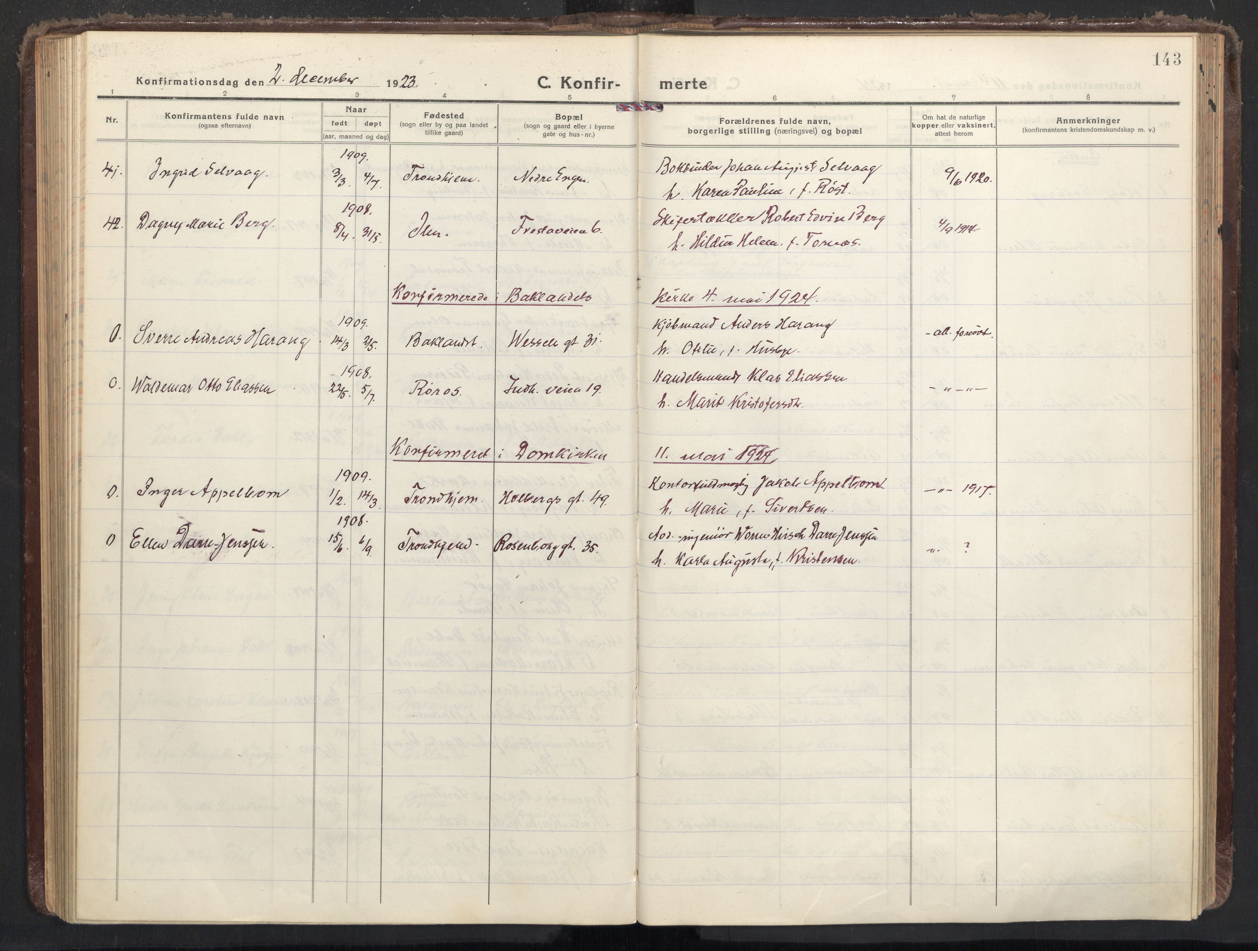 Ministerialprotokoller, klokkerbøker og fødselsregistre - Sør-Trøndelag, SAT/A-1456/605/L0247: Parish register (official) no. 605A09, 1918-1930, p. 143