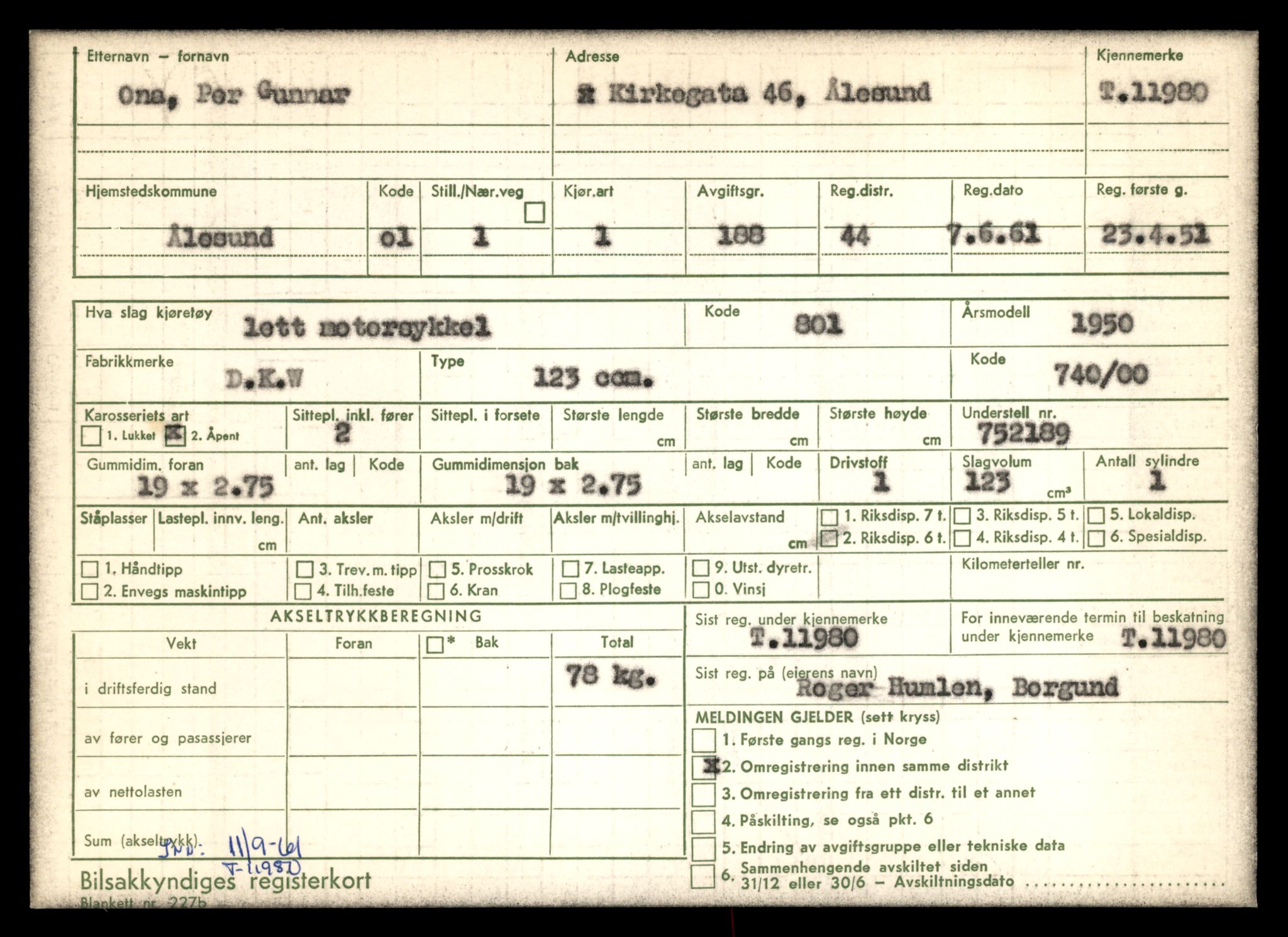 Møre og Romsdal vegkontor - Ålesund trafikkstasjon, AV/SAT-A-4099/F/Fe/L0031: Registreringskort for kjøretøy T 11800 - T 11996, 1927-1998, p. 3120