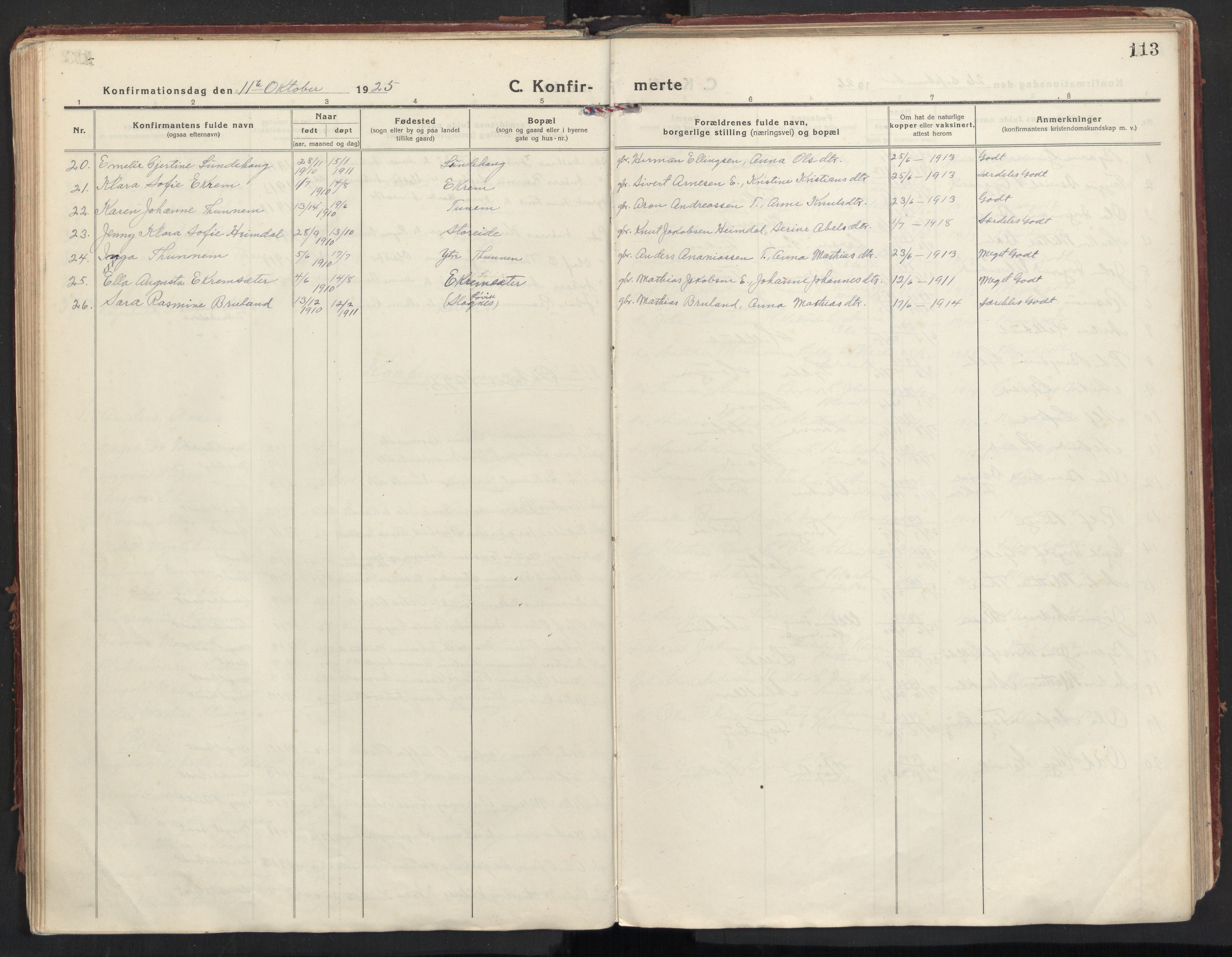 Ministerialprotokoller, klokkerbøker og fødselsregistre - Møre og Romsdal, AV/SAT-A-1454/501/L0012: Parish register (official) no. 501A12, 1920-1946, p. 113