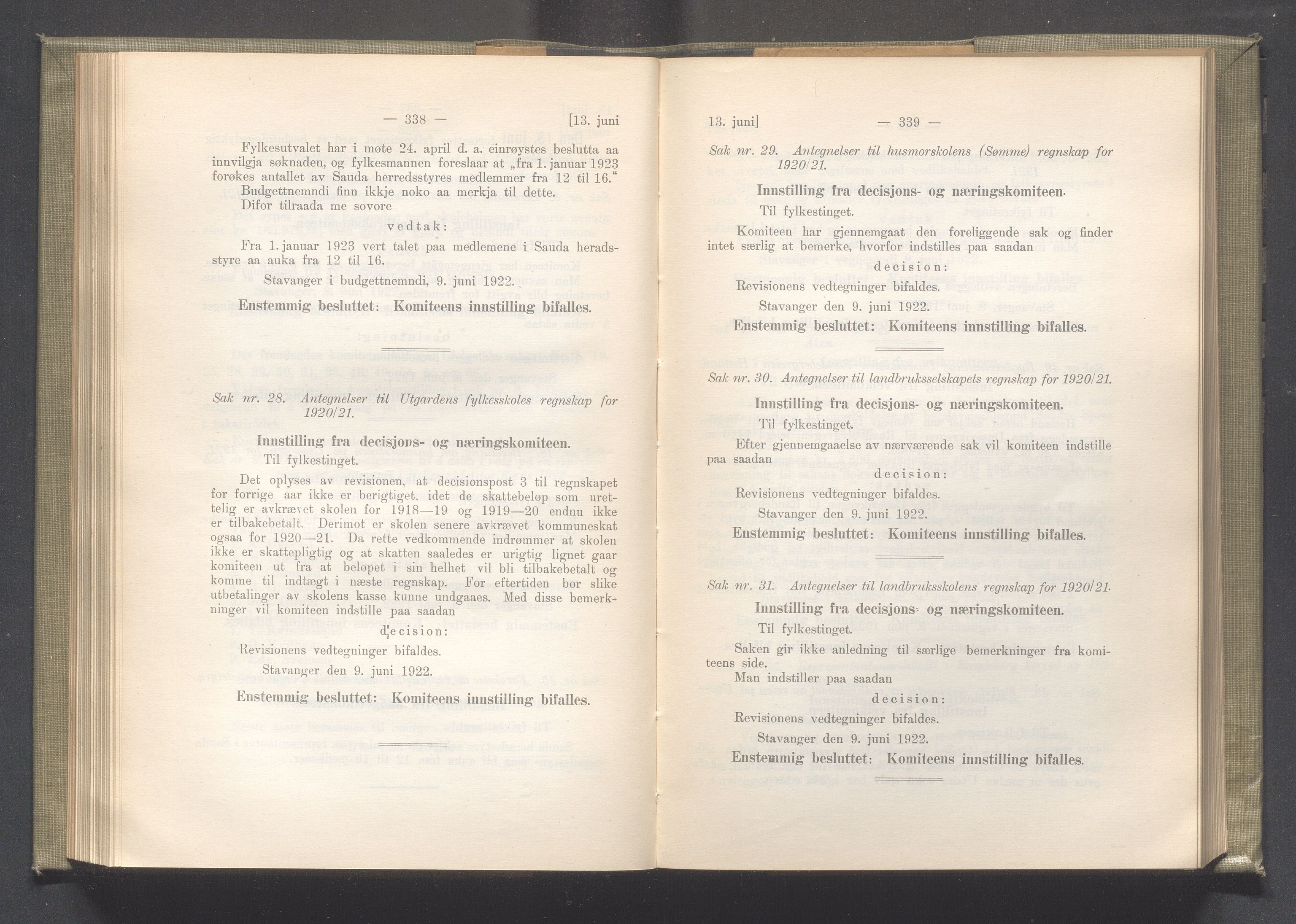 Rogaland fylkeskommune - Fylkesrådmannen , IKAR/A-900/A/Aa/Aaa/L0041: Møtebok , 1922, p. 338-339