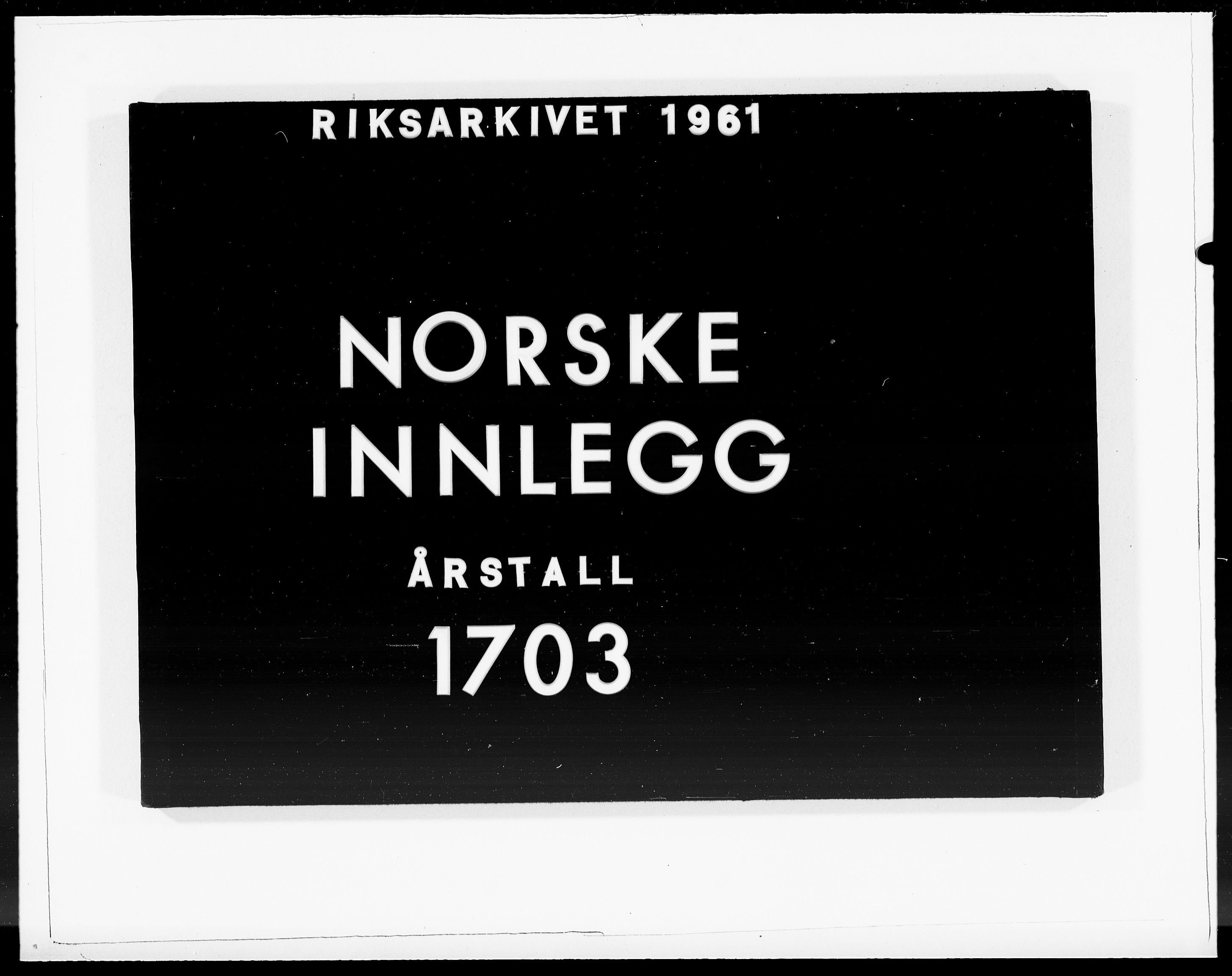 Danske Kanselli 1572-1799, AV/RA-EA-3023/F/Fc/Fcc/Fcca/L0054: Norske innlegg 1572-1799, 1703, p. 1