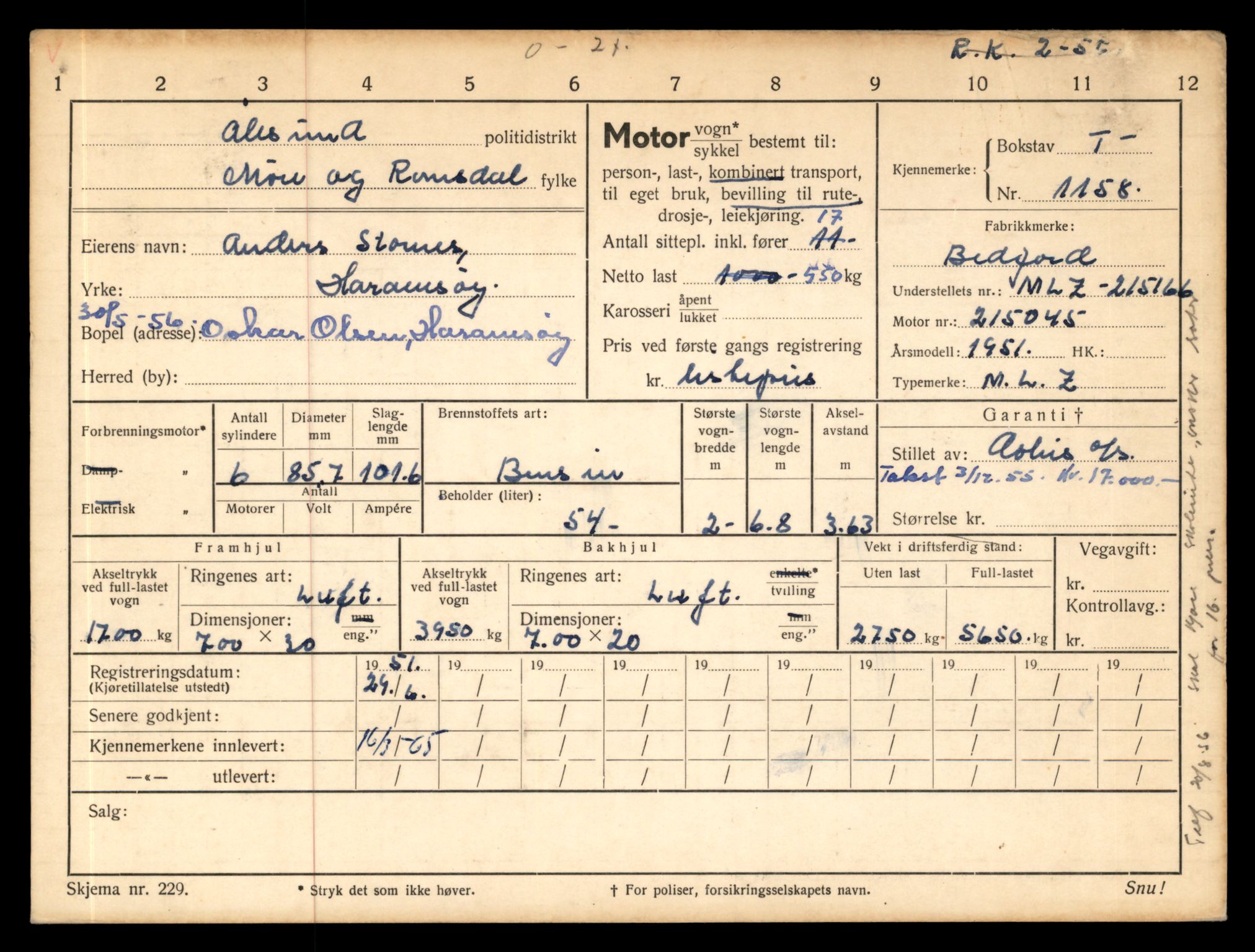 Møre og Romsdal vegkontor - Ålesund trafikkstasjon, AV/SAT-A-4099/F/Fe/L0010: Registreringskort for kjøretøy T 1050 - T 1169, 1927-1998, p. 2947