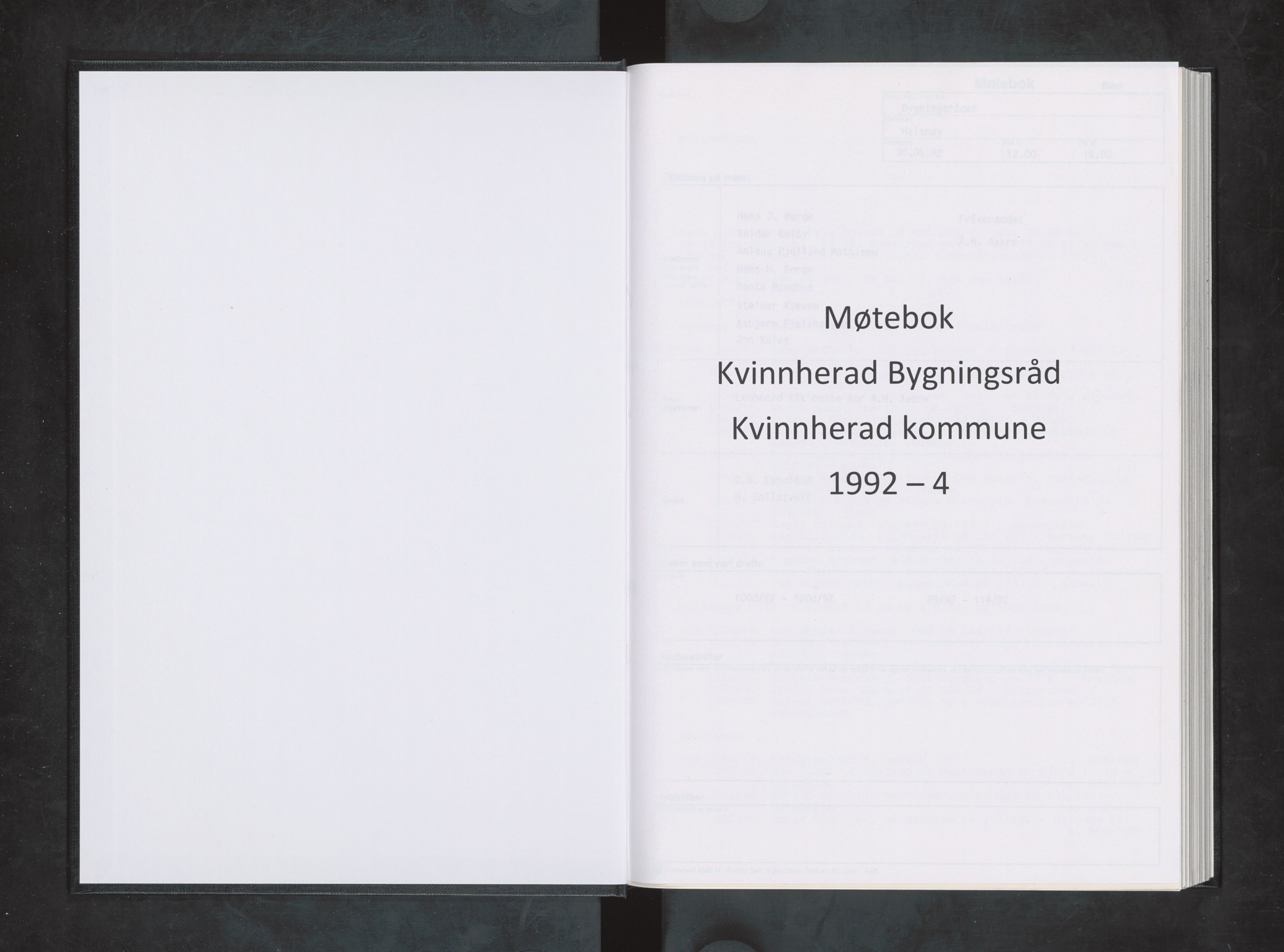 Kvinnherad kommune. Bygningsrådet , IKAH/1224-511/A/Aa/L0080: Møtebok for Kvinnherad bygningsråd, 1992