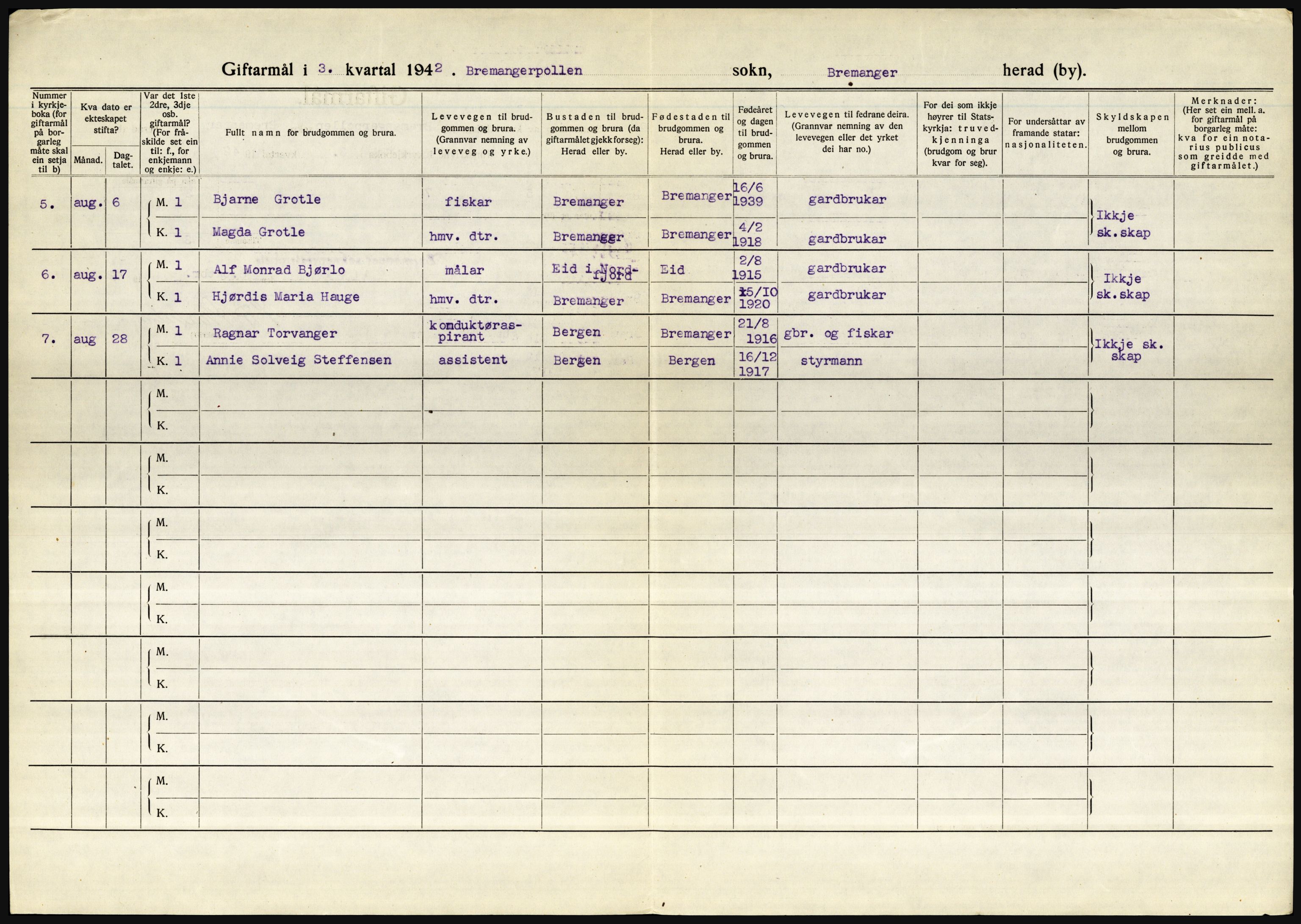 Statistisk sentralbyrå, Sosiodemografiske emner, Befolkning, AV/RA-S-2228/D/Df/Dfe/Dfeb/L0031: Sogn og Fjordane, 1942, p. 696