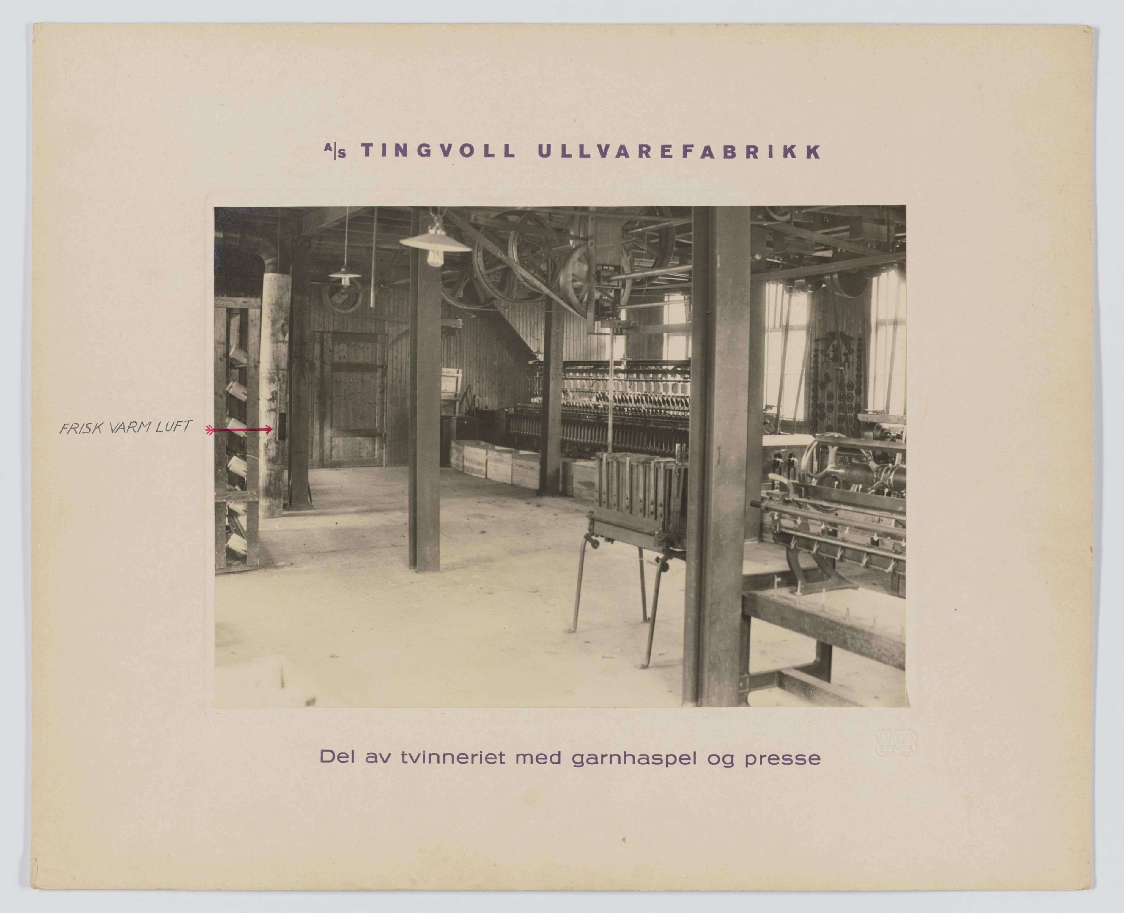Tingvoll Ullvarefabrikk, IKAM/P-00482/U/Ua/L0001/0001: Bilder / Bilder av fabrikken