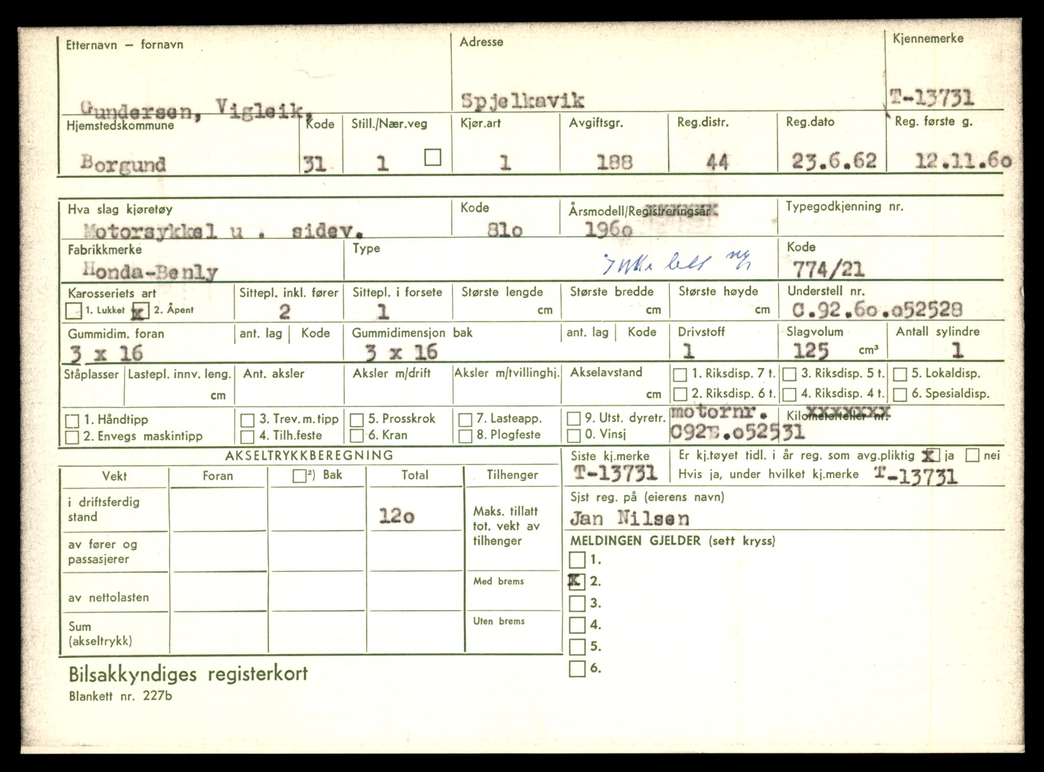Møre og Romsdal vegkontor - Ålesund trafikkstasjon, AV/SAT-A-4099/F/Fe/L0041: Registreringskort for kjøretøy T 13710 - T 13905, 1927-1998, p. 369