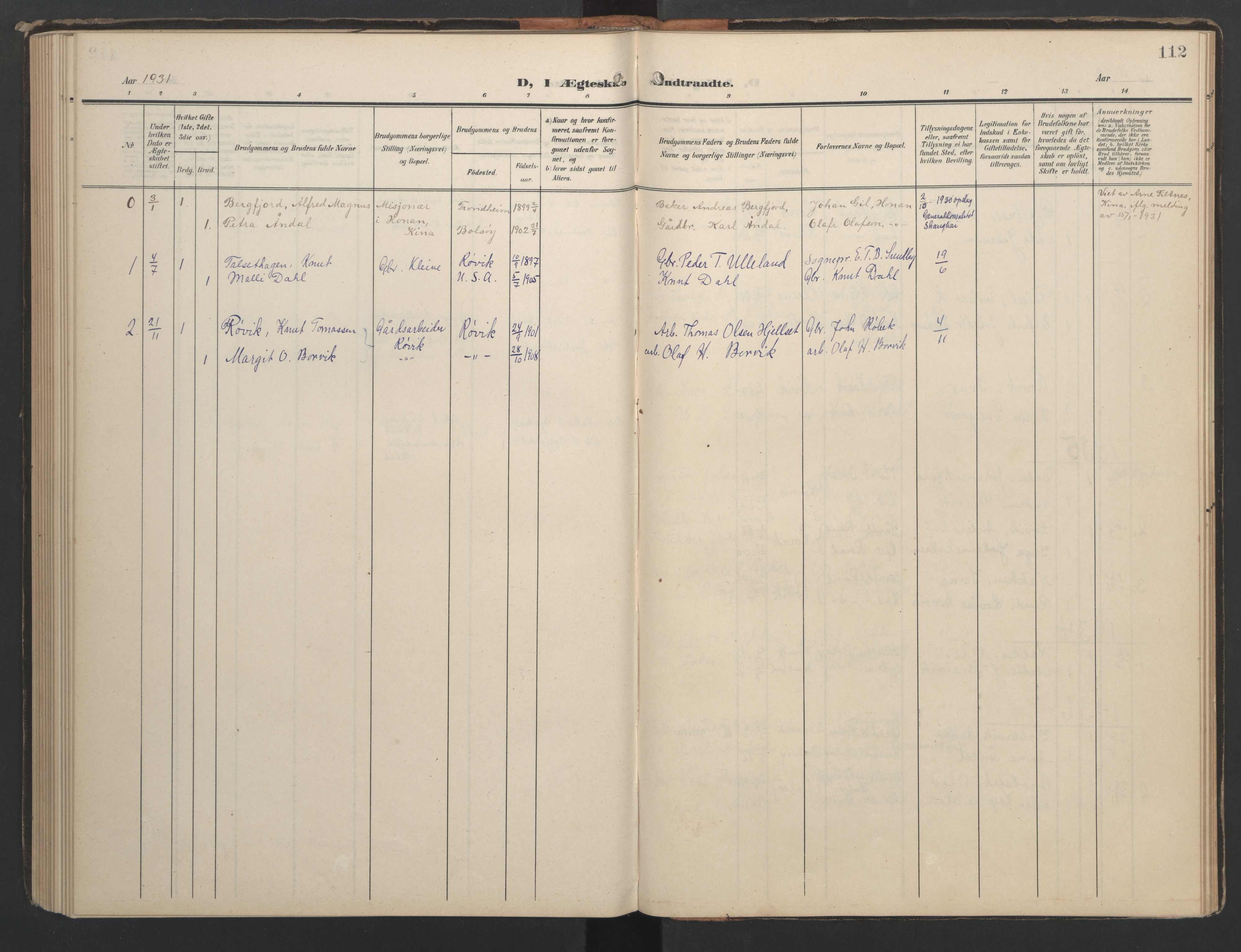 Ministerialprotokoller, klokkerbøker og fødselsregistre - Møre og Romsdal, SAT/A-1454/556/L0677: Parish register (copy) no. 556C01, 1907-1953, p. 112