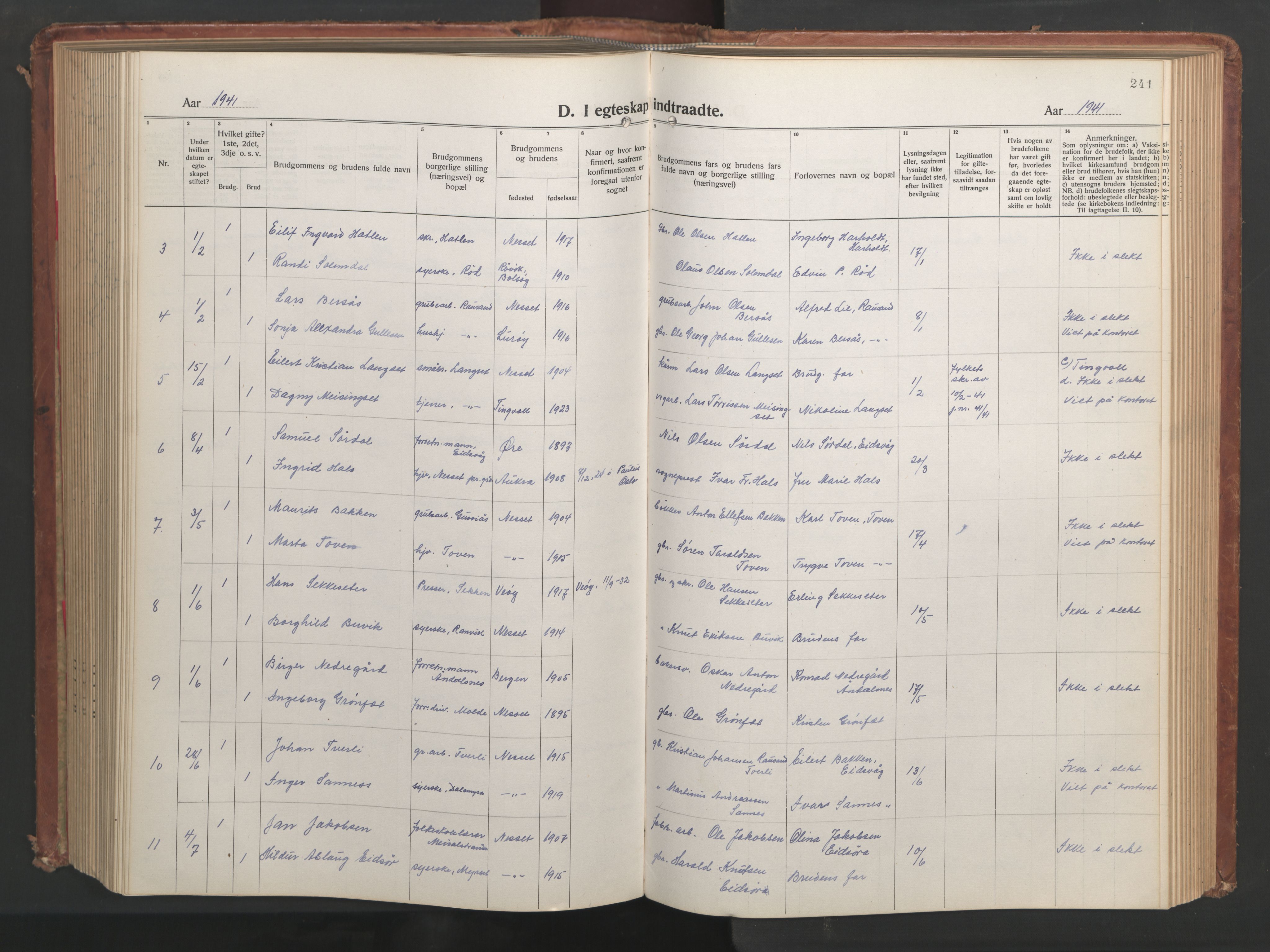Ministerialprotokoller, klokkerbøker og fødselsregistre - Møre og Romsdal, SAT/A-1454/551/L0633: Parish register (copy) no. 551C05, 1921-1961, p. 241