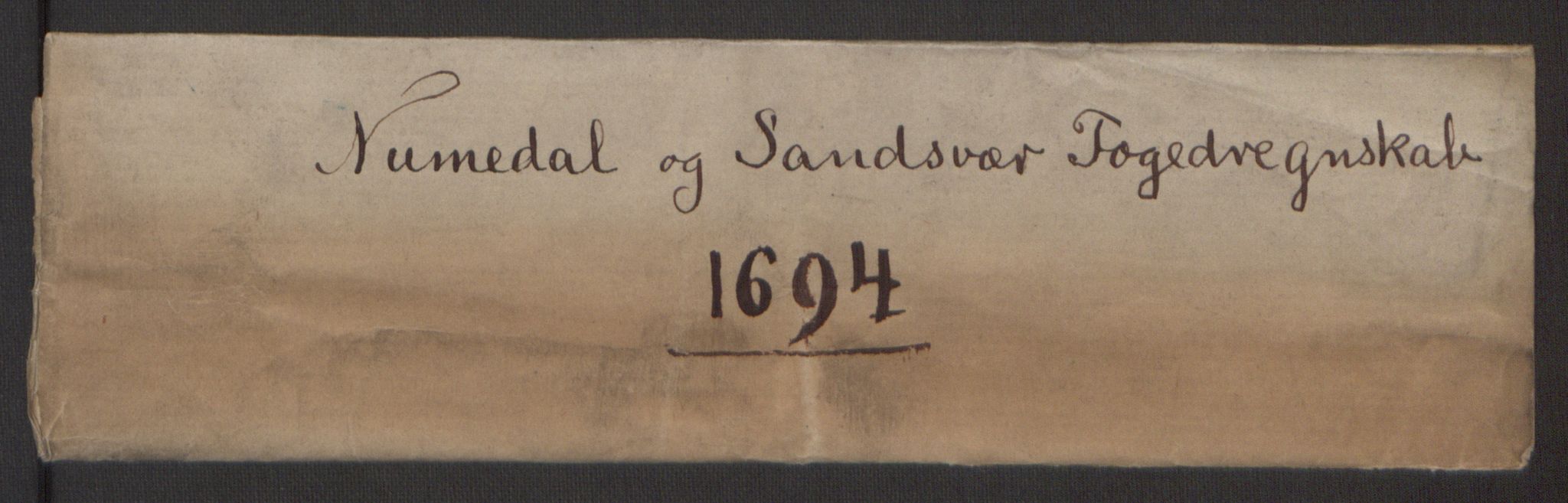 Rentekammeret inntil 1814, Reviderte regnskaper, Fogderegnskap, RA/EA-4092/R24/L1575: Fogderegnskap Numedal og Sandsvær, 1692-1695, p. 2