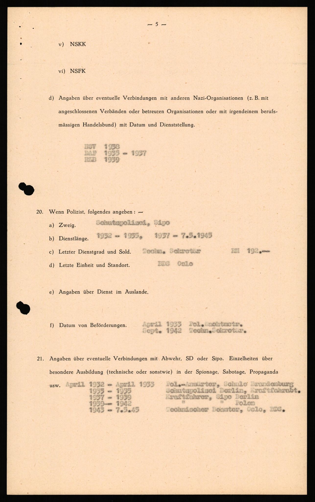 Forsvaret, Forsvarets overkommando II, AV/RA-RAFA-3915/D/Db/L0036: CI Questionaires. Tyske okkupasjonsstyrker i Norge. Tyskere., 1945-1946, p. 17