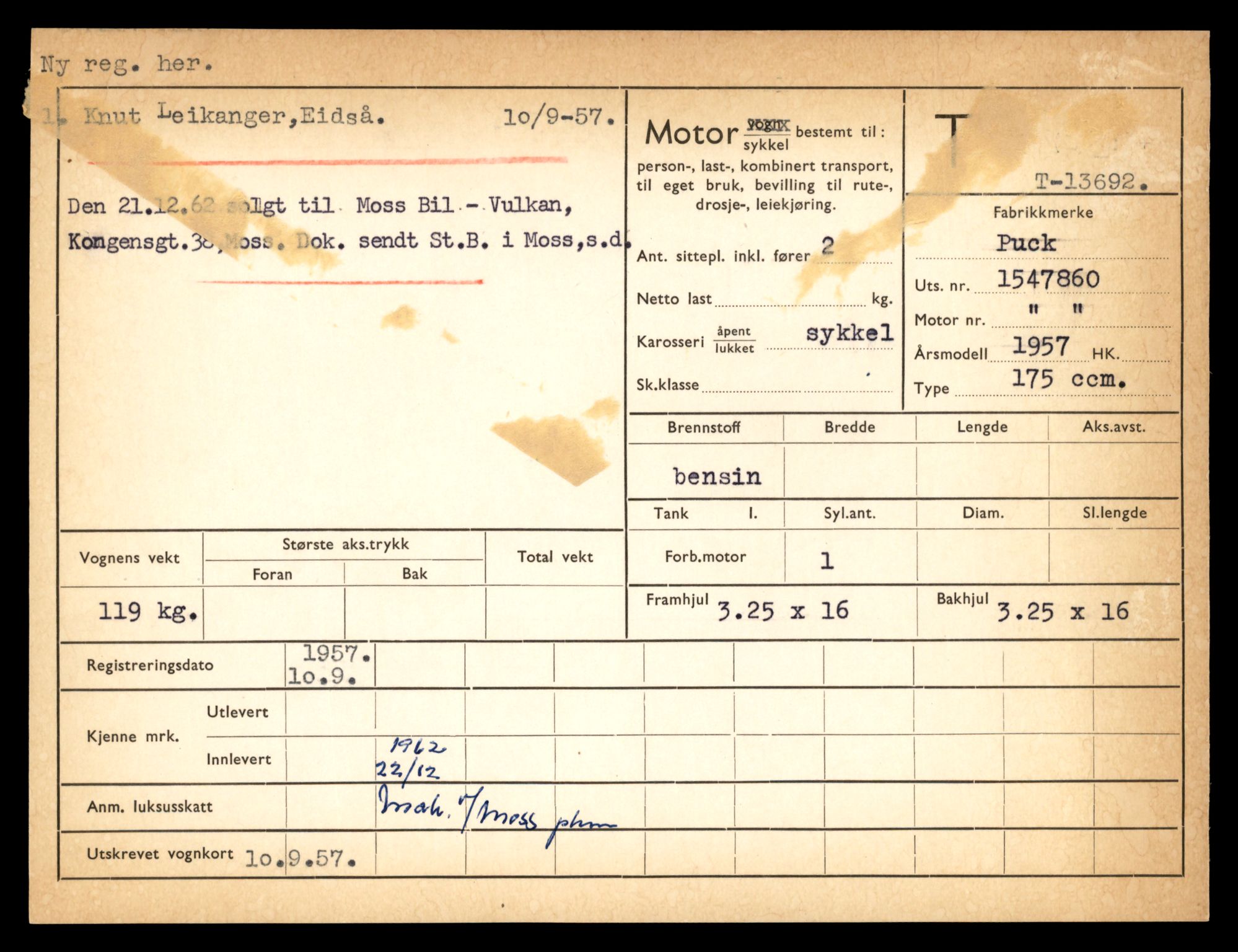 Møre og Romsdal vegkontor - Ålesund trafikkstasjon, AV/SAT-A-4099/F/Fe/L0040: Registreringskort for kjøretøy T 13531 - T 13709, 1927-1998, p. 2755