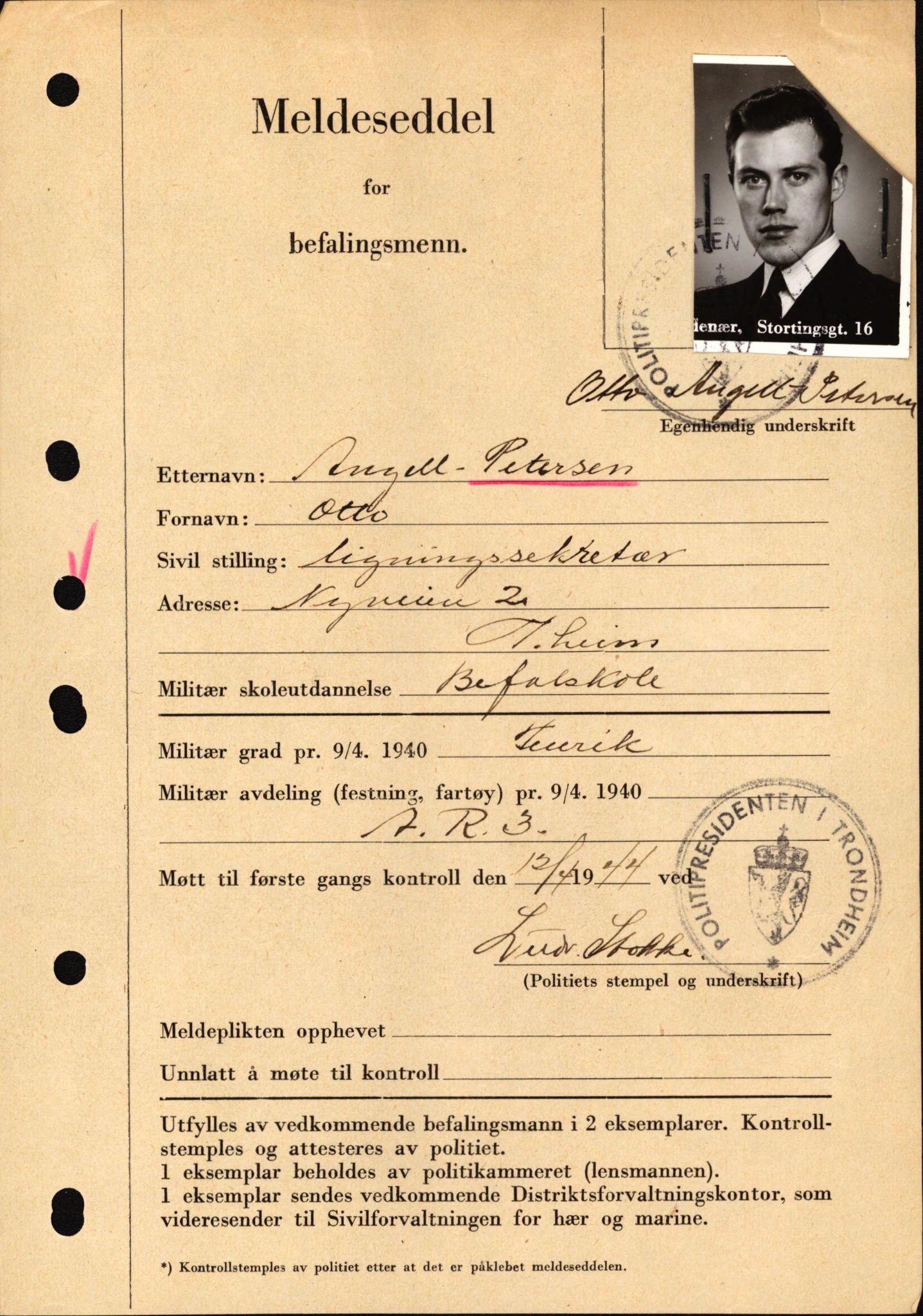 Forsvaret, Forsvarets krigshistoriske avdeling, AV/RA-RAFA-2017/Y/Yf/L0209: II-C-11-2121  -  Okkupasjonstiden.  Meldesedler for befal med foto og oppl. om militær grad 9. apr. 1940., 1944-1945, p. 516