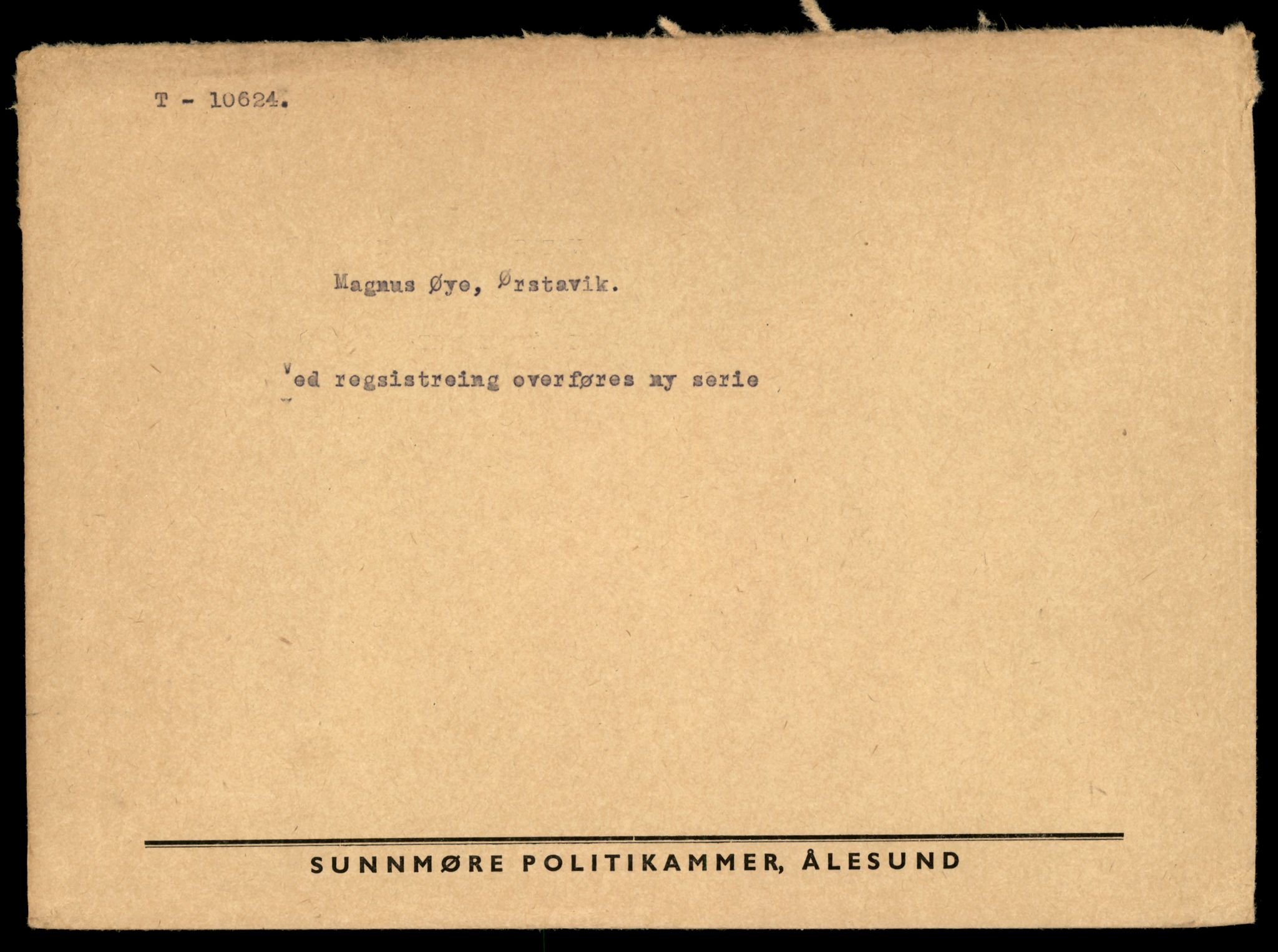 Møre og Romsdal vegkontor - Ålesund trafikkstasjon, AV/SAT-A-4099/F/Fe/L0022: Registreringskort for kjøretøy T 10584 - T 10694, 1927-1998, p. 1277
