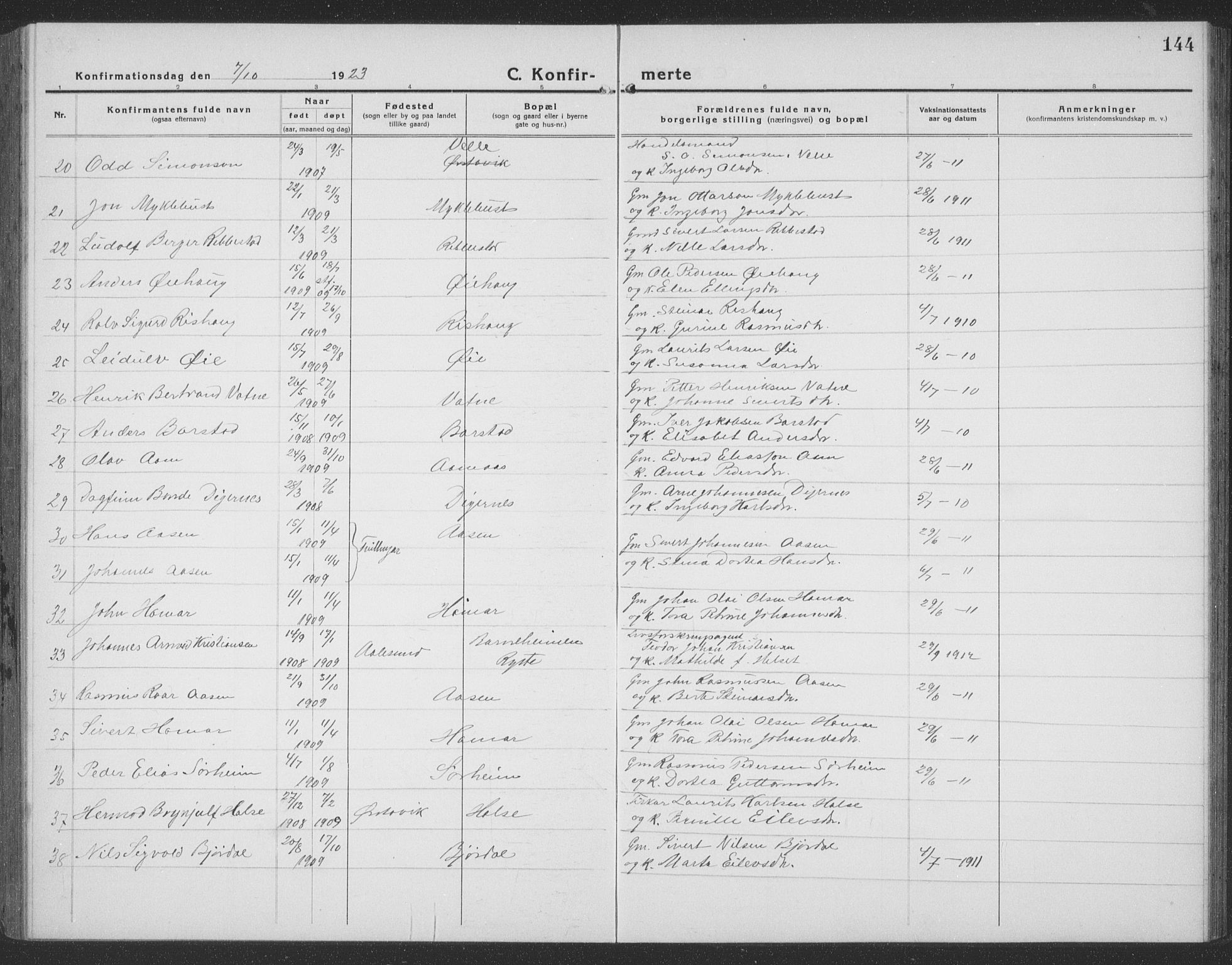 Ministerialprotokoller, klokkerbøker og fødselsregistre - Møre og Romsdal, SAT/A-1454/513/L0191: Parish register (copy) no. 513C05, 1920-1941, p. 144