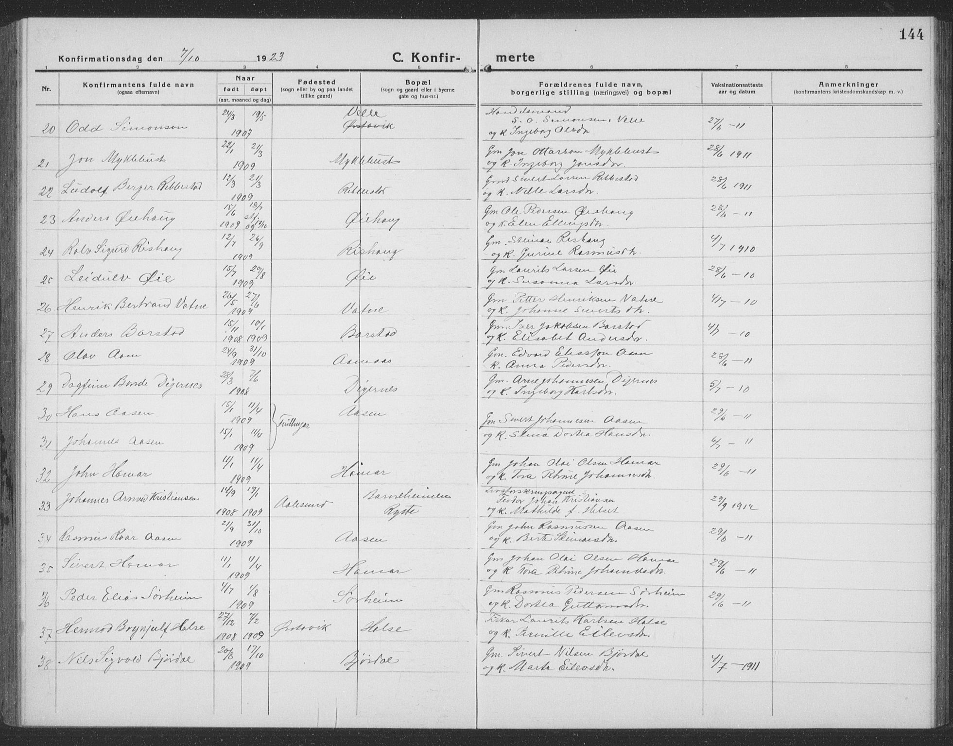 Ministerialprotokoller, klokkerbøker og fødselsregistre - Møre og Romsdal, AV/SAT-A-1454/513/L0191: Parish register (copy) no. 513C05, 1920-1941, p. 144