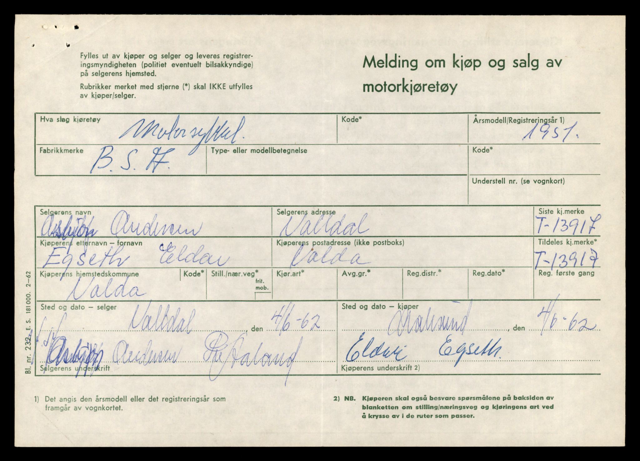 Møre og Romsdal vegkontor - Ålesund trafikkstasjon, AV/SAT-A-4099/F/Fe/L0042: Registreringskort for kjøretøy T 13906 - T 14079, 1927-1998, p. 138