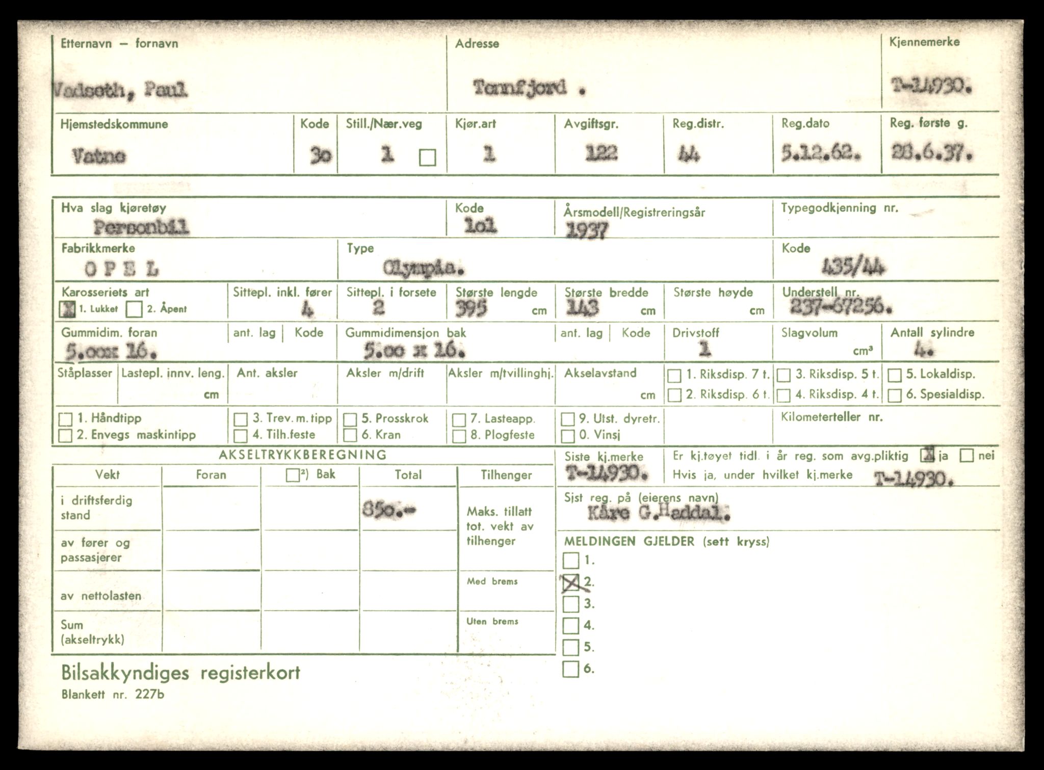Møre og Romsdal vegkontor - Ålesund trafikkstasjon, AV/SAT-A-4099/F/Fe/L0049: Registreringskort for kjøretøy T 14864 - T 18613, 1927-1998, p. 1561