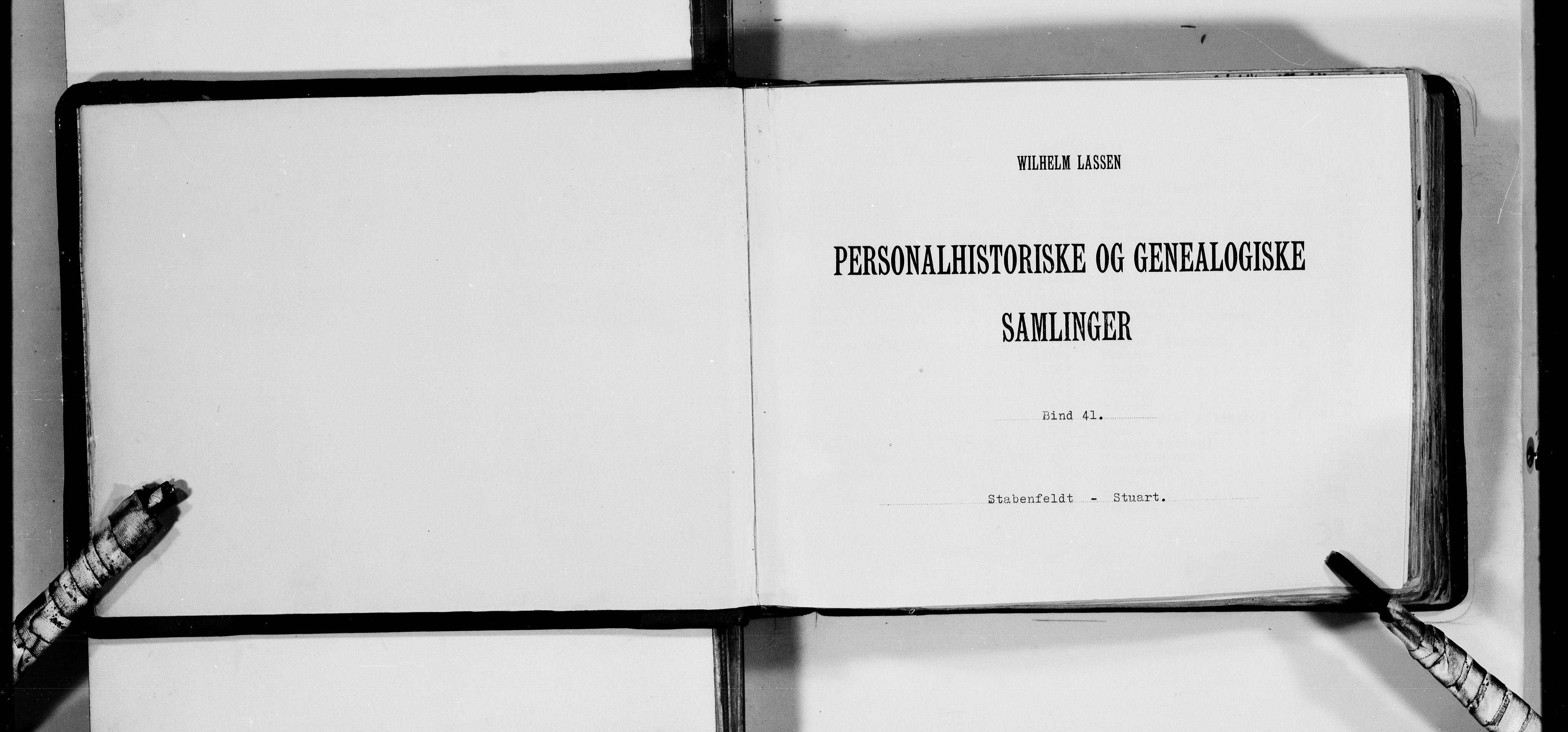 Lassens samlinger, AV/RA-PA-0051/F/Fa/L0041: Personalhistoriske og genealogiske opptegnelser: Stabenfeldt - Stuart, 1500-1907