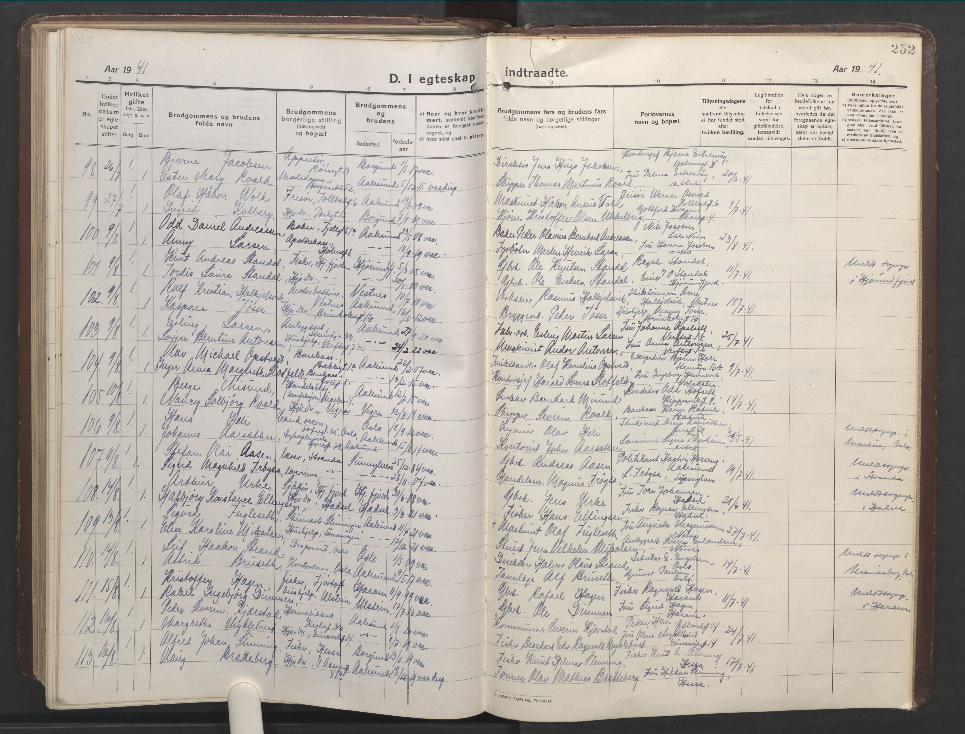 Ministerialprotokoller, klokkerbøker og fødselsregistre - Møre og Romsdal, AV/SAT-A-1454/529/L0473: Parish register (copy) no. 529C10, 1918-1941, p. 252