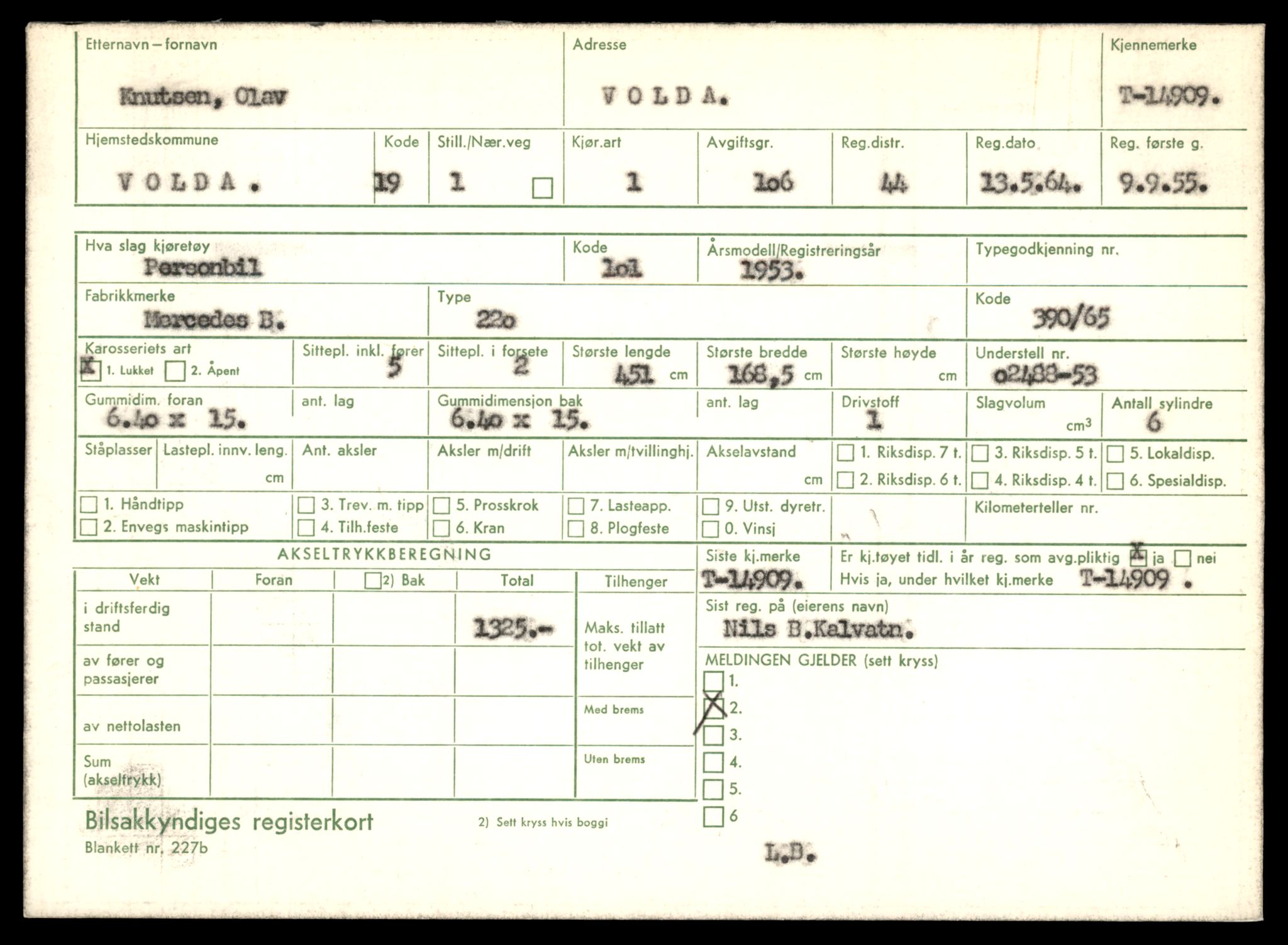 Møre og Romsdal vegkontor - Ålesund trafikkstasjon, AV/SAT-A-4099/F/Fe/L0049: Registreringskort for kjøretøy T 14864 - T 18613, 1927-1998, p. 1085