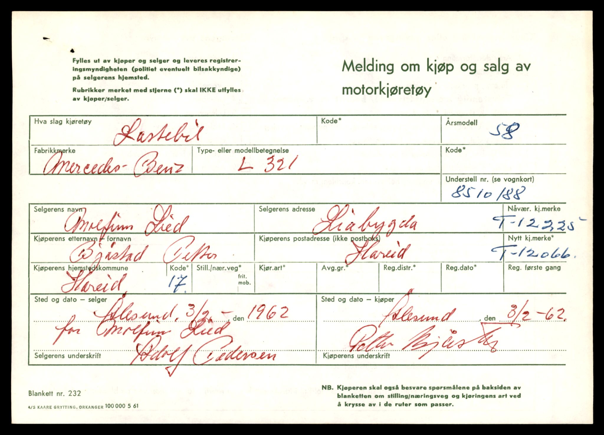 Møre og Romsdal vegkontor - Ålesund trafikkstasjon, AV/SAT-A-4099/F/Fe/L0032: Registreringskort for kjøretøy T 11997 - T 12149, 1927-1998, p. 1713