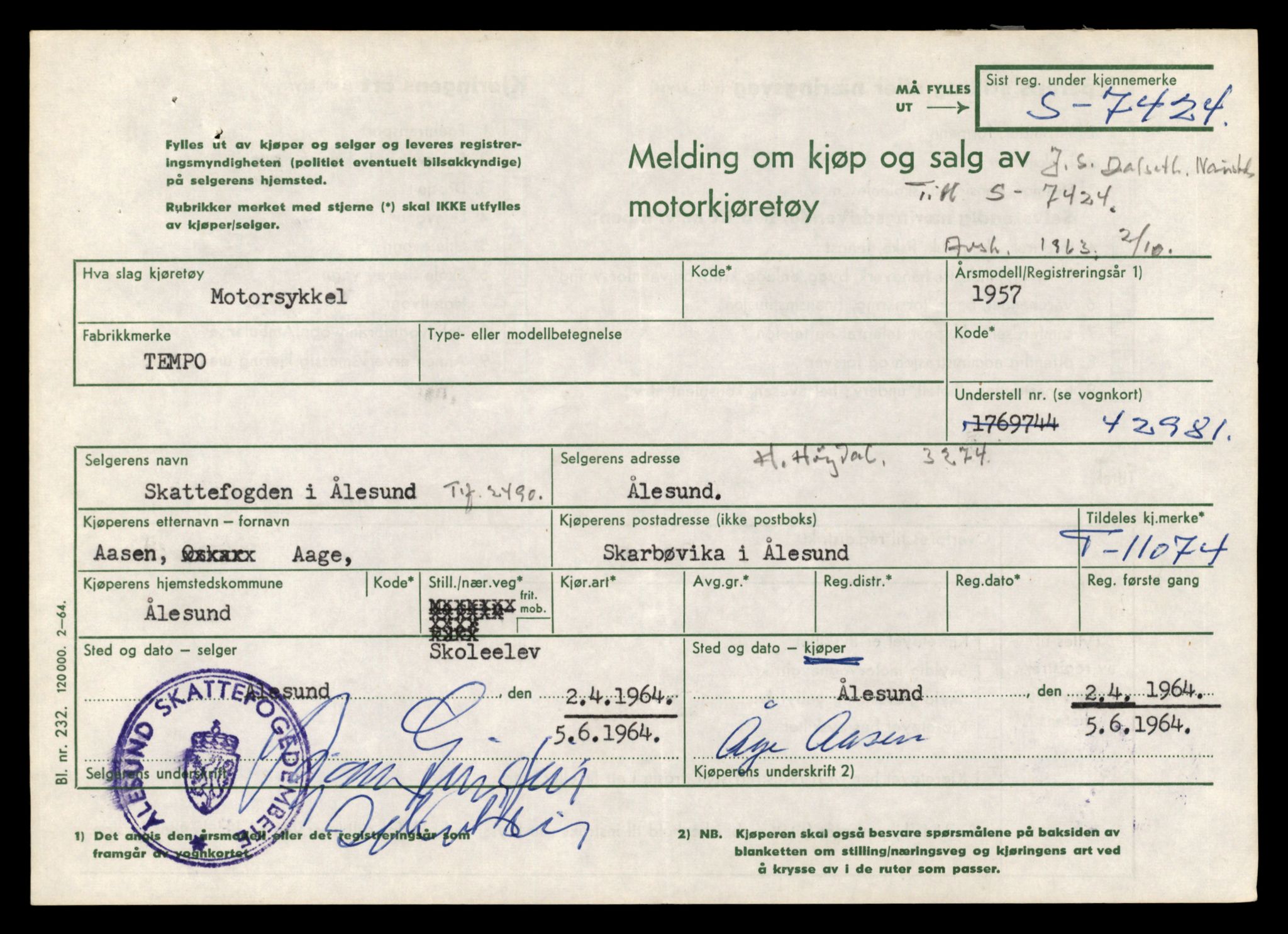 Møre og Romsdal vegkontor - Ålesund trafikkstasjon, AV/SAT-A-4099/F/Fe/L0026: Registreringskort for kjøretøy T 11046 - T 11160, 1927-1998, p. 815