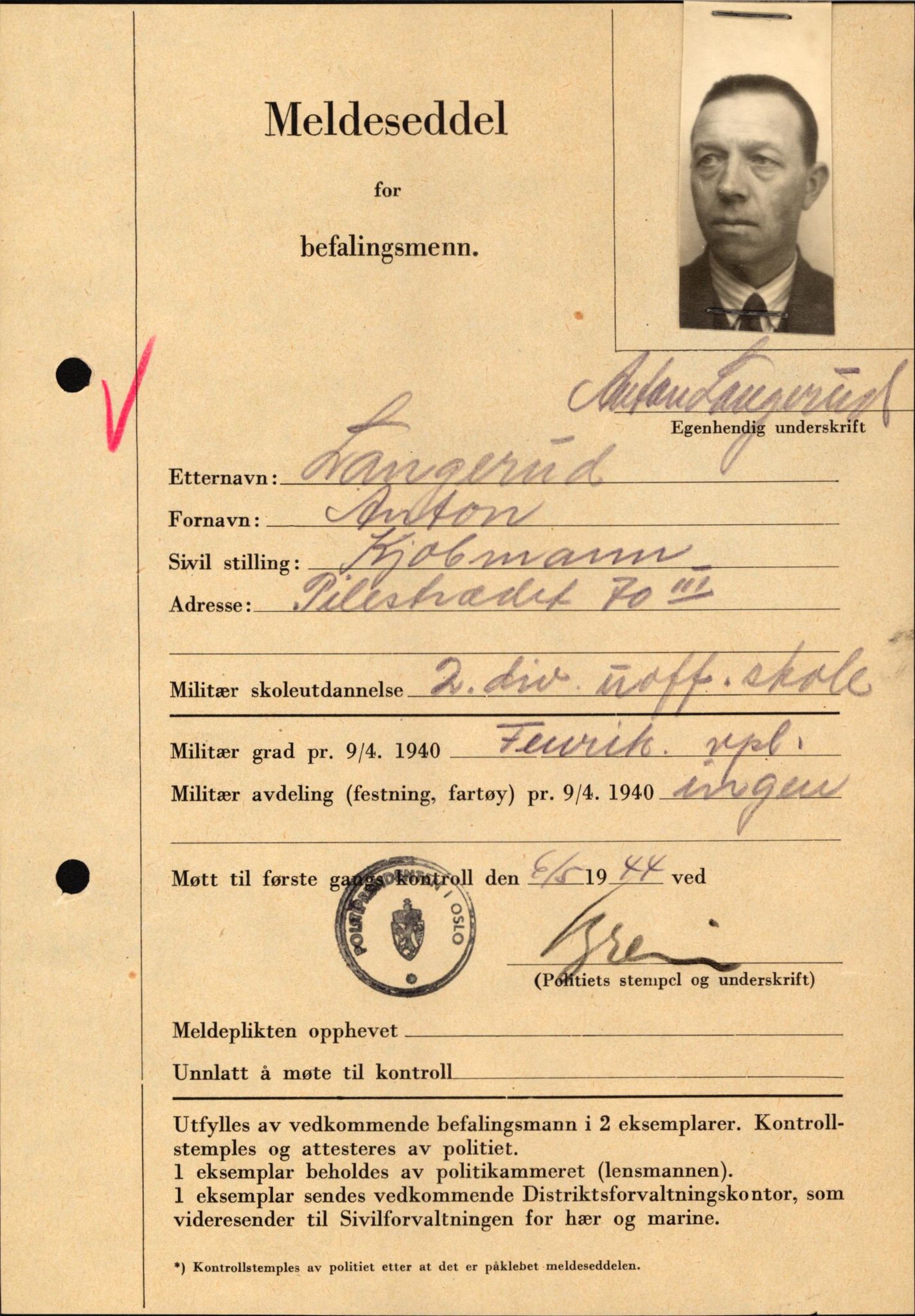 Forsvaret, Forsvarets krigshistoriske avdeling, AV/RA-RAFA-2017/Y/Yf/L0209: II-C-11-2121  -  Okkupasjonstiden.  Meldesedler for befal med foto og oppl. om militær grad 9. apr. 1940., 1944-1945, p. 13