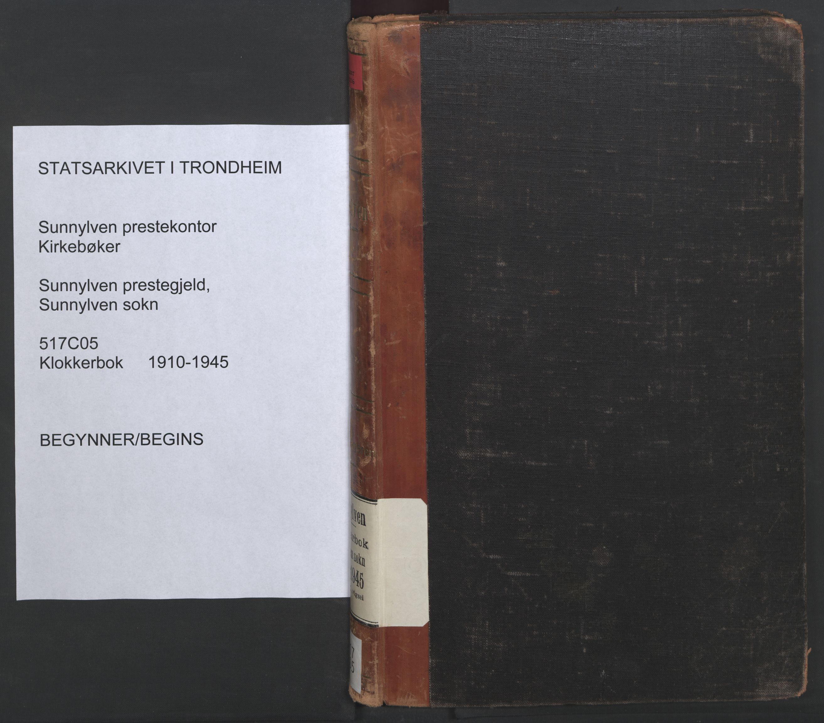 Ministerialprotokoller, klokkerbøker og fødselsregistre - Møre og Romsdal, SAT/A-1454/517/L0232: Parish register (copy) no. 517C05, 1910-1946