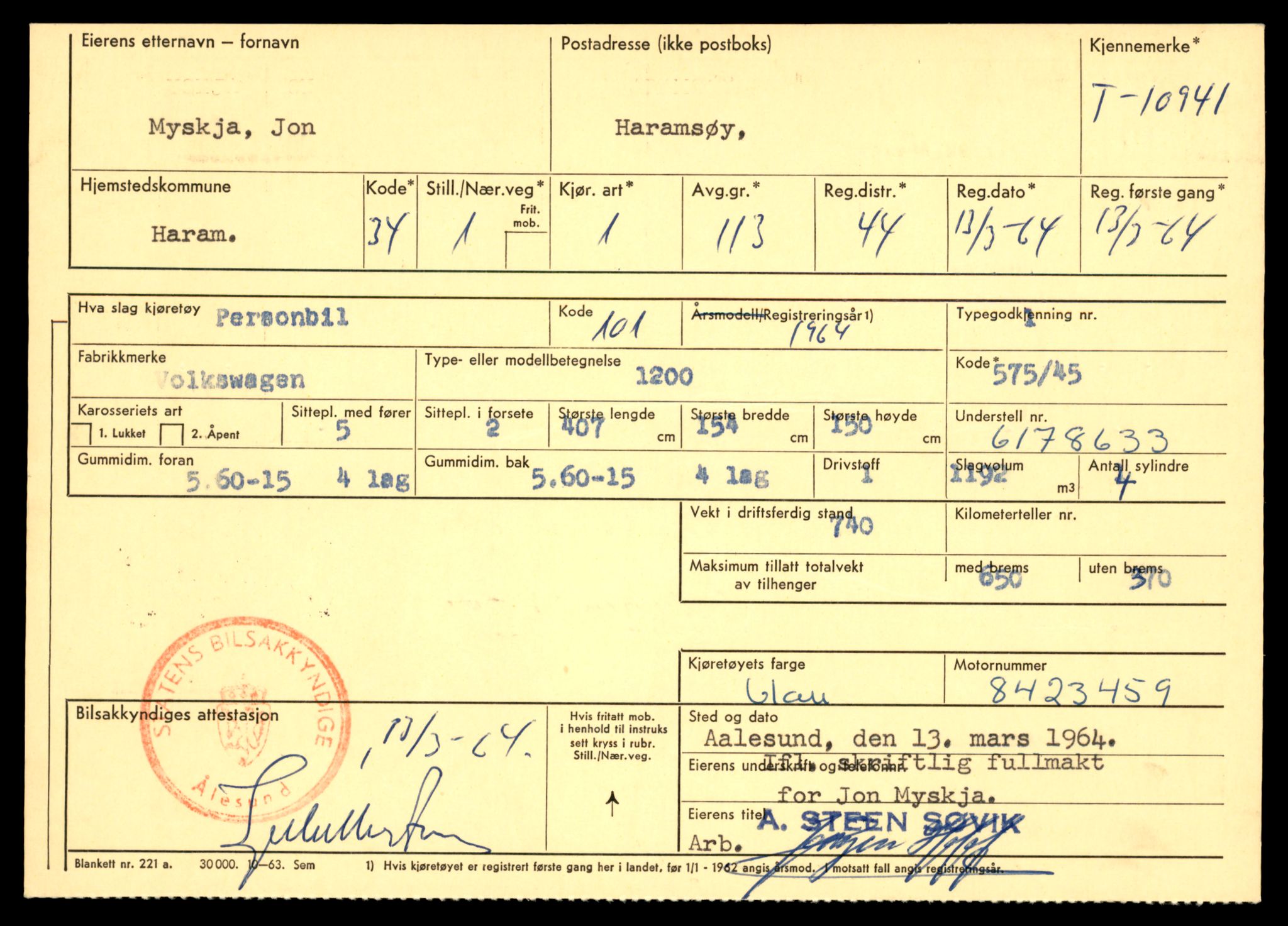 Møre og Romsdal vegkontor - Ålesund trafikkstasjon, AV/SAT-A-4099/F/Fe/L0025: Registreringskort for kjøretøy T 10931 - T 11045, 1927-1998, p. 267