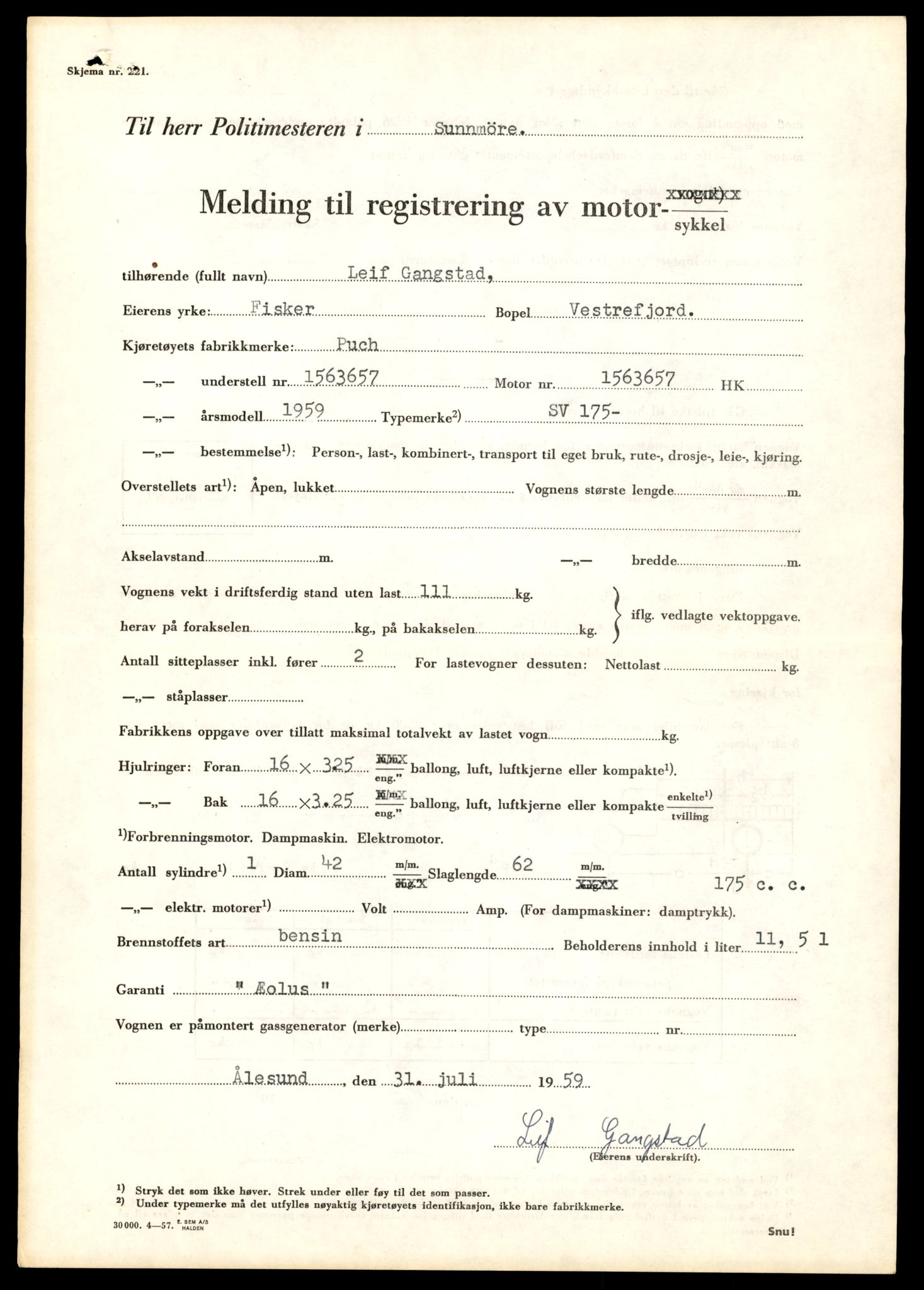 Møre og Romsdal vegkontor - Ålesund trafikkstasjon, AV/SAT-A-4099/F/Fe/L0041: Registreringskort for kjøretøy T 13710 - T 13905, 1927-1998, p. 1803