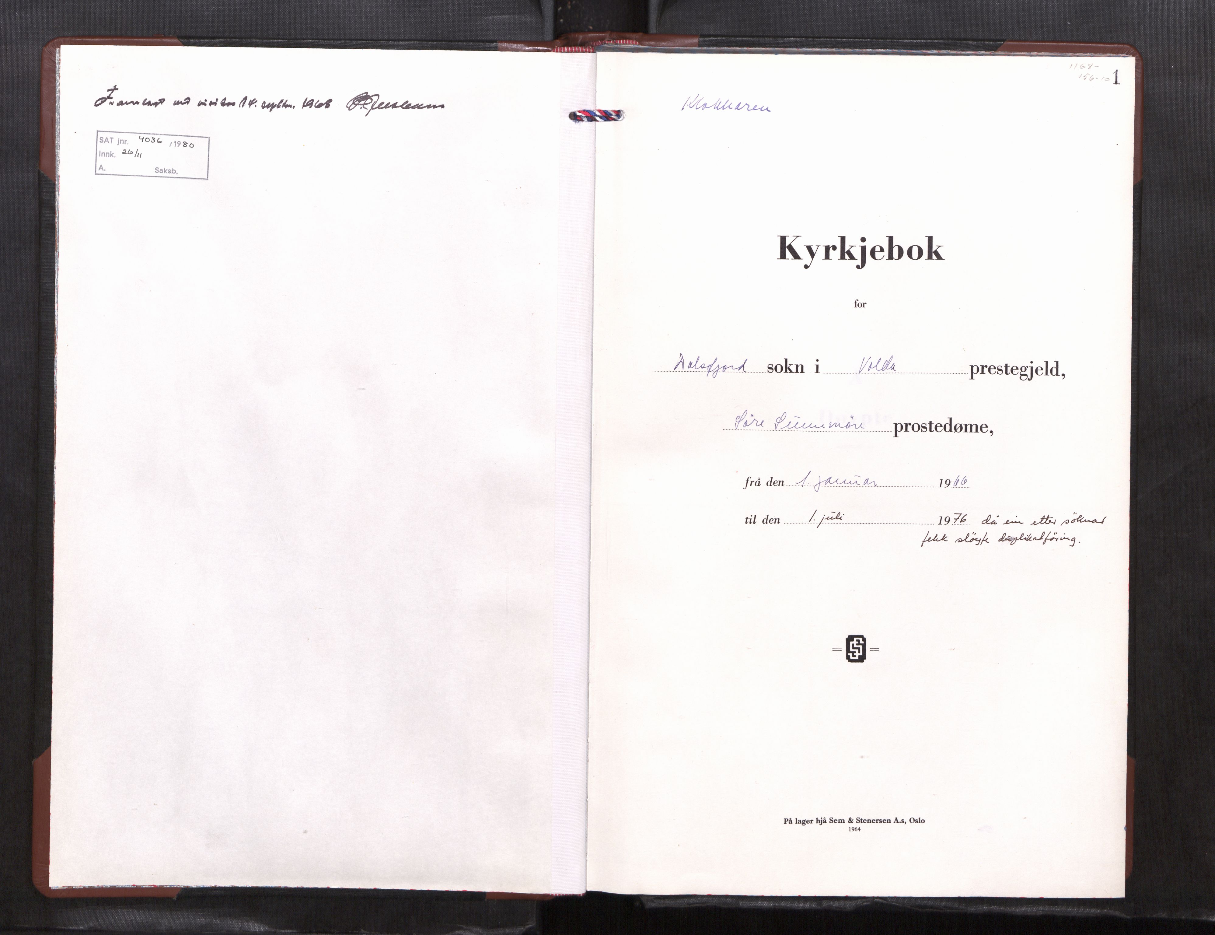 Ministerialprotokoller, klokkerbøker og fødselsregistre - Møre og Romsdal, SAT/A-1454/512/L0172: Parish register (copy) no. 512---, 1966-1977, p. 1