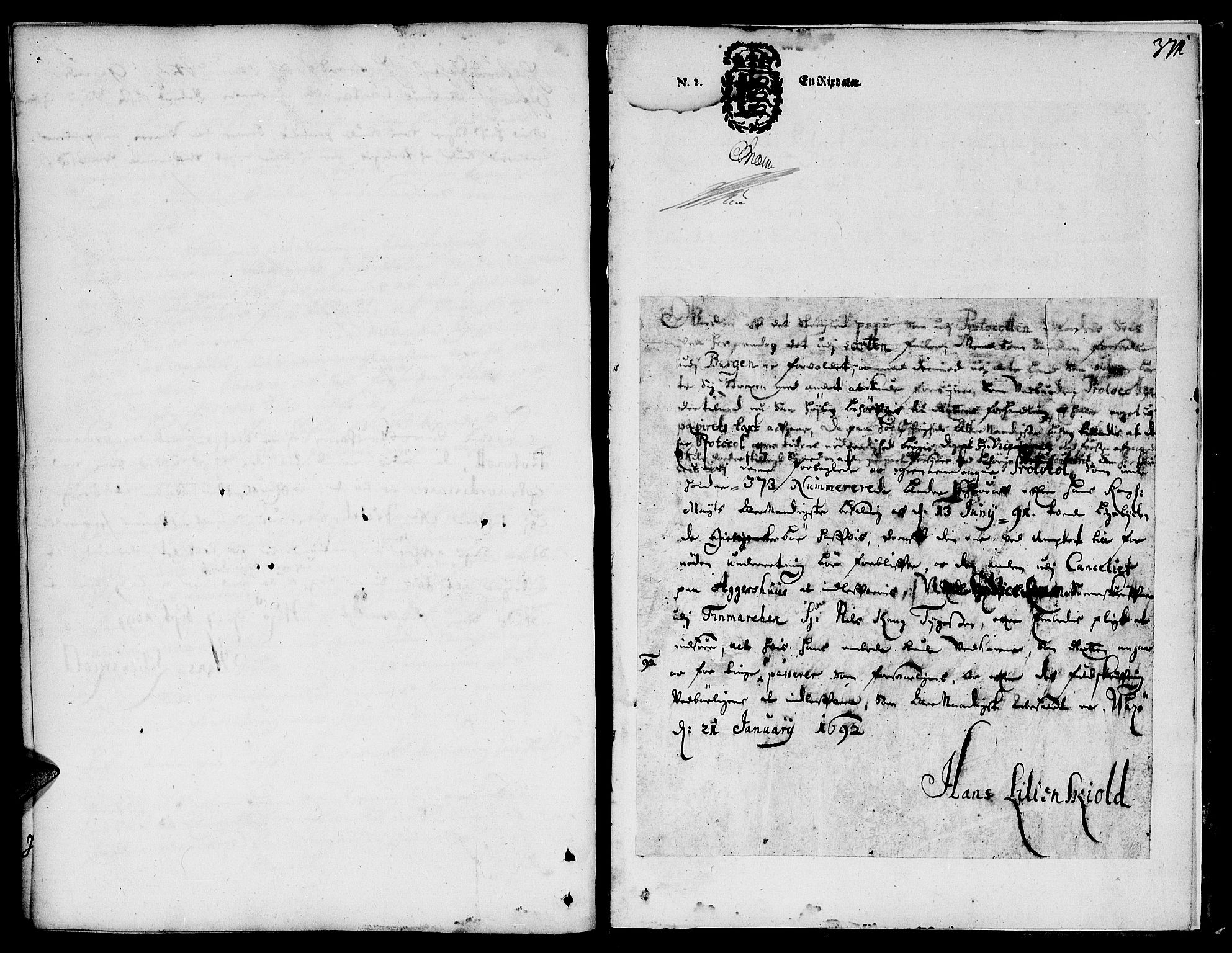 Finnmark sorenskriveri, AV/SATØ-S-0053/F/Fa/L0025: Justisprotokoller, 1692-1695, p. 327b-328a