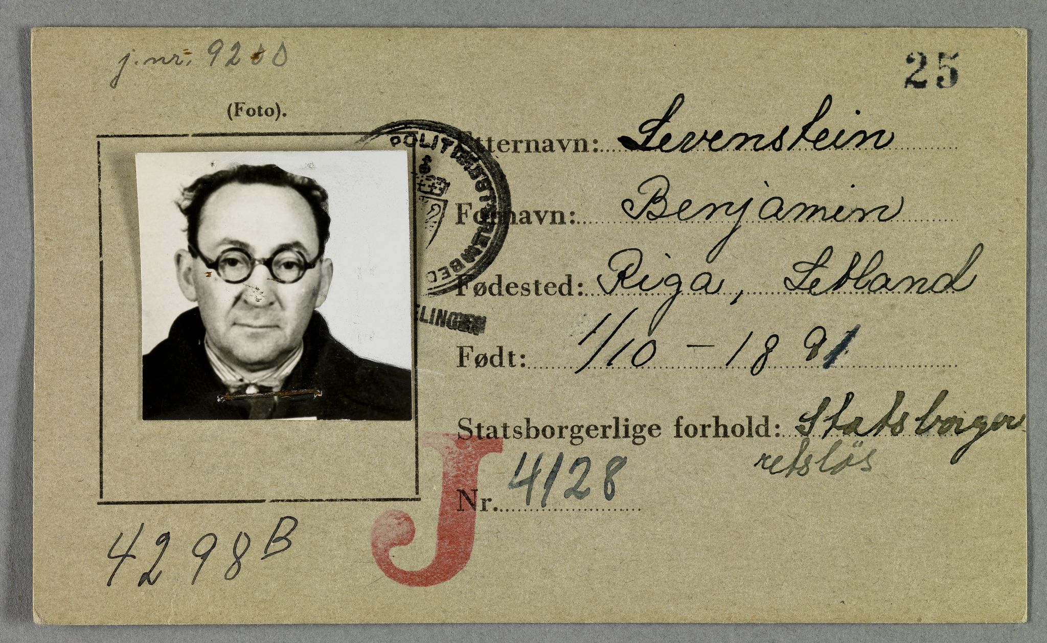 Sosialdepartementet, Våre Falne, AV/RA-S-1708/E/Ee/L0021A: Fotografier av jøder på legitimasjonskort (1941-42), 1941-1942, p. 235