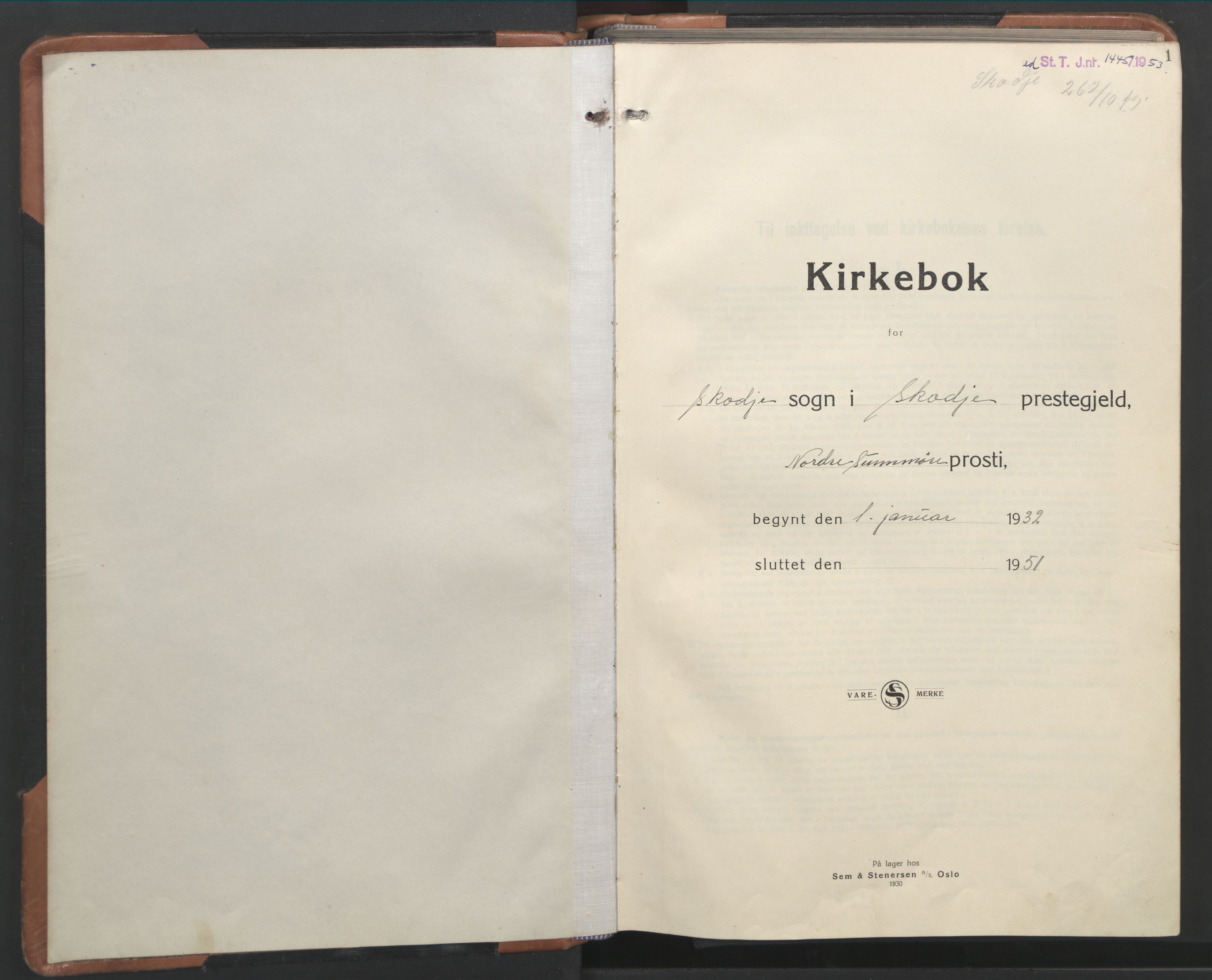 Ministerialprotokoller, klokkerbøker og fødselsregistre - Møre og Romsdal, AV/SAT-A-1454/524/L0367: Parish register (copy) no. 524C08, 1932-1951, p. 1