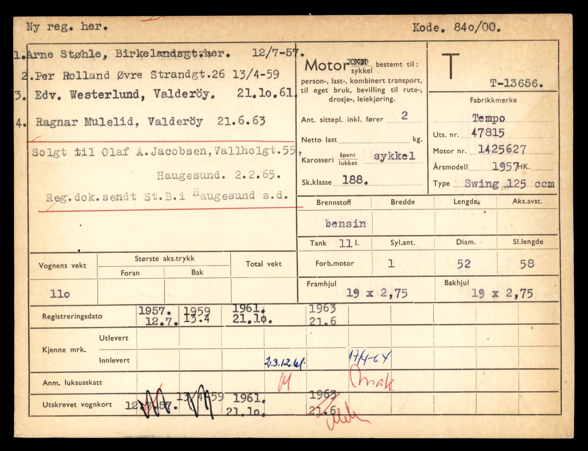 Møre og Romsdal vegkontor - Ålesund trafikkstasjon, AV/SAT-A-4099/F/Fe/L0040: Registreringskort for kjøretøy T 13531 - T 13709, 1927-1998, p. 2153