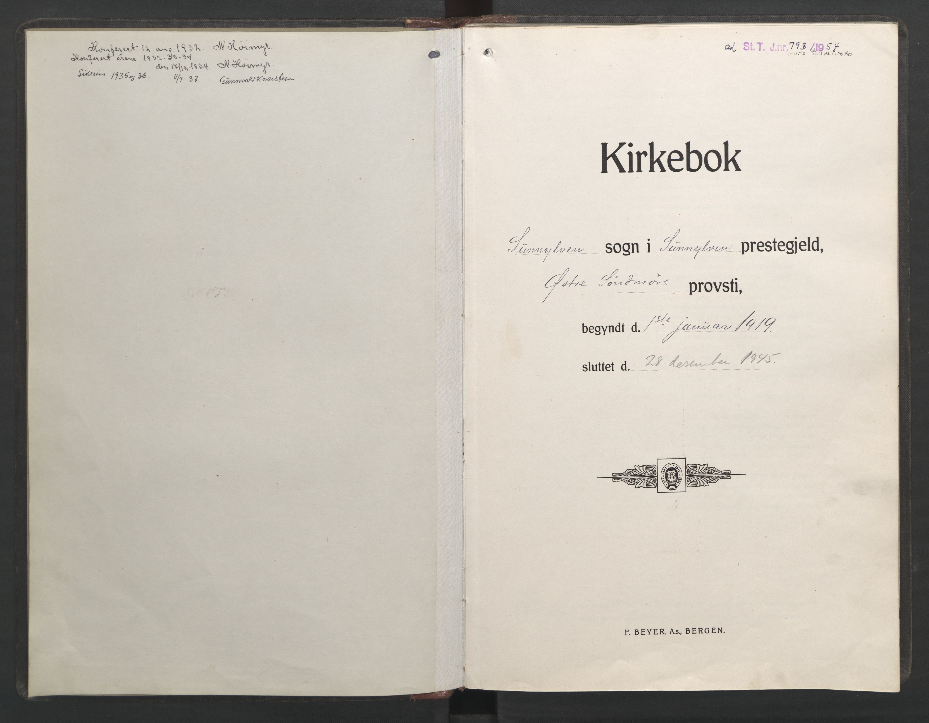 Ministerialprotokoller, klokkerbøker og fødselsregistre - Møre og Romsdal, SAT/A-1454/517/L0233: Parish register (copy) no. 517C06, 1919-1945