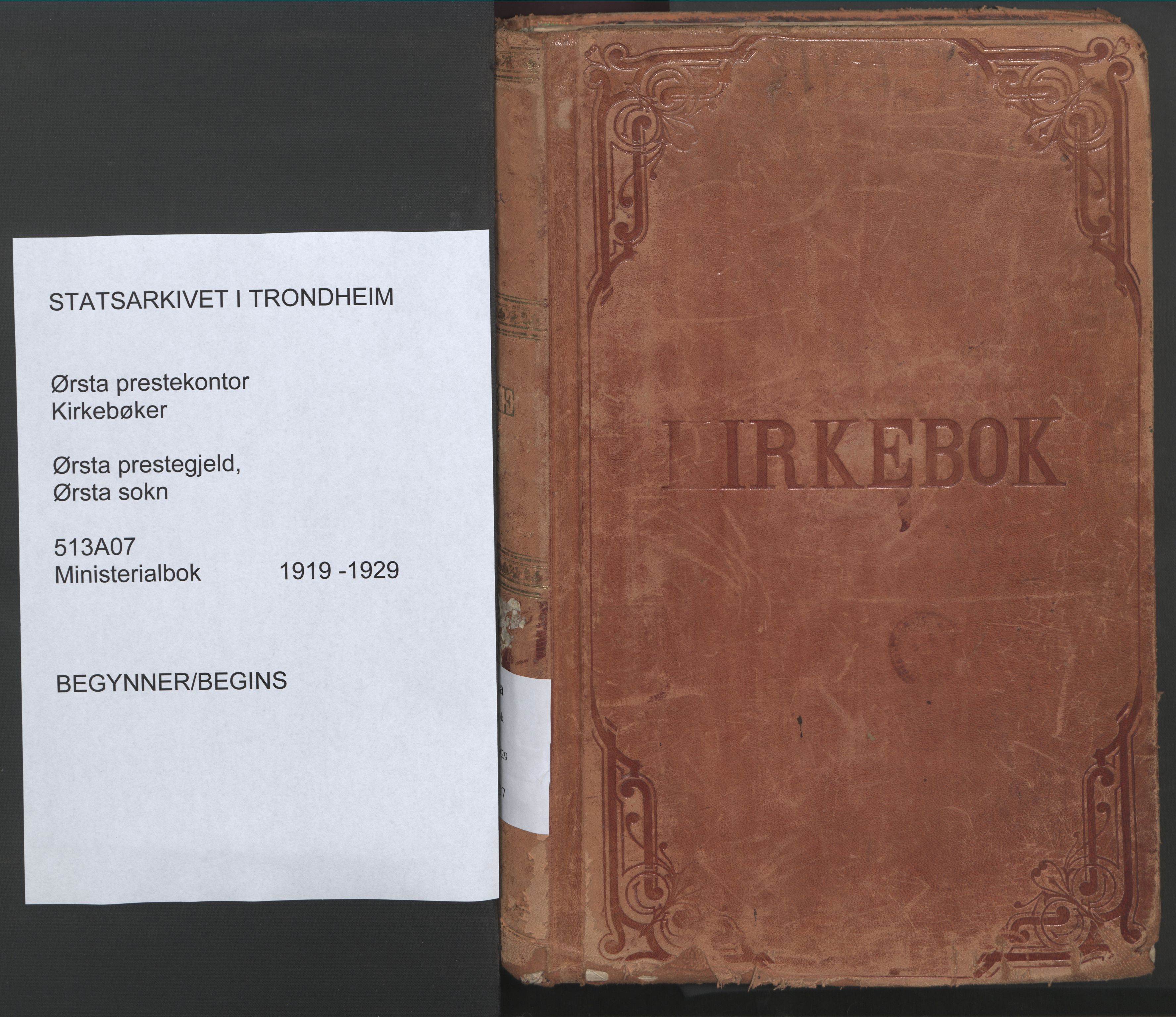 Ministerialprotokoller, klokkerbøker og fødselsregistre - Møre og Romsdal, SAT/A-1454/513/L0180: Parish register (official) no. 513A07, 1919-1929