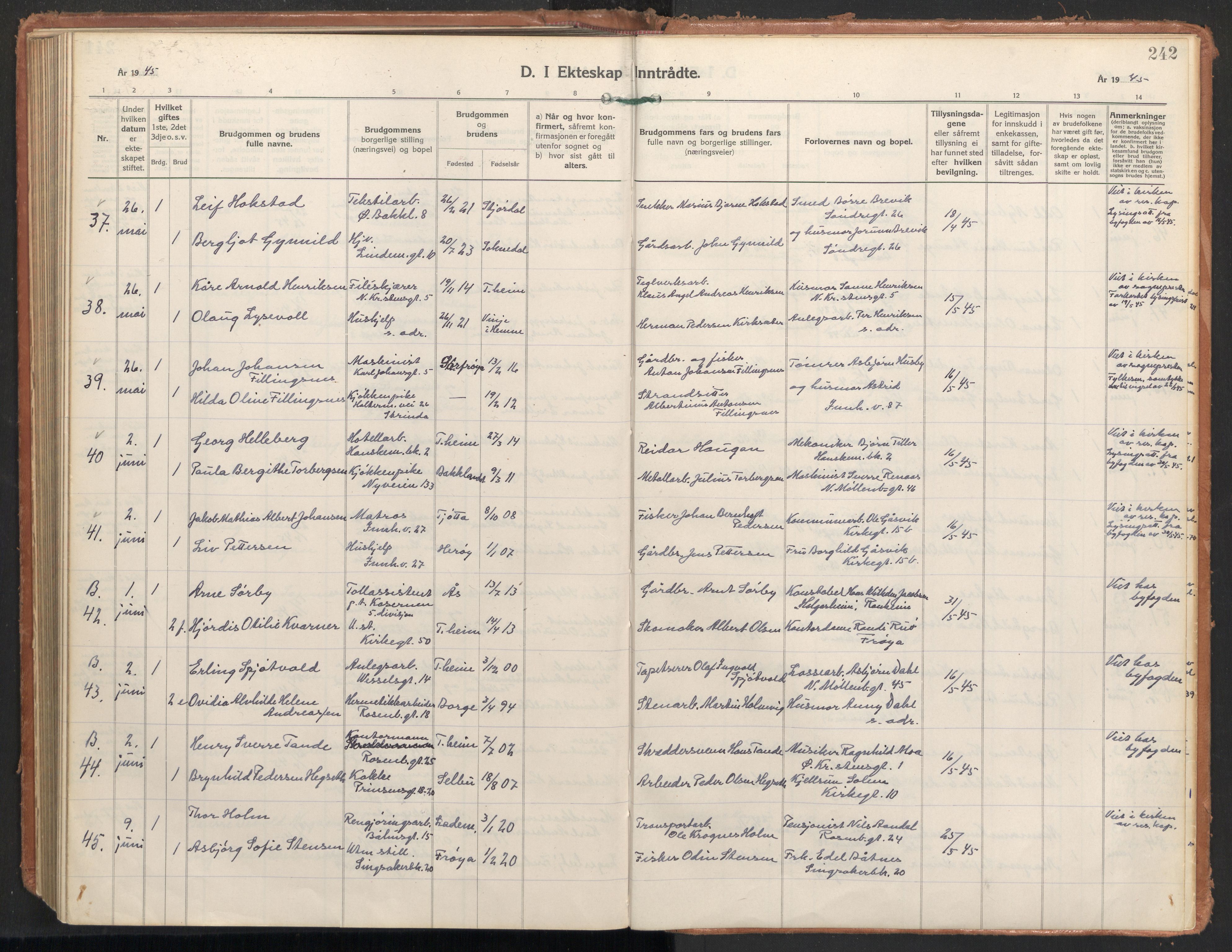 Ministerialprotokoller, klokkerbøker og fødselsregistre - Sør-Trøndelag, AV/SAT-A-1456/604/L0209: Parish register (official) no. 604A29, 1931-1945, p. 242