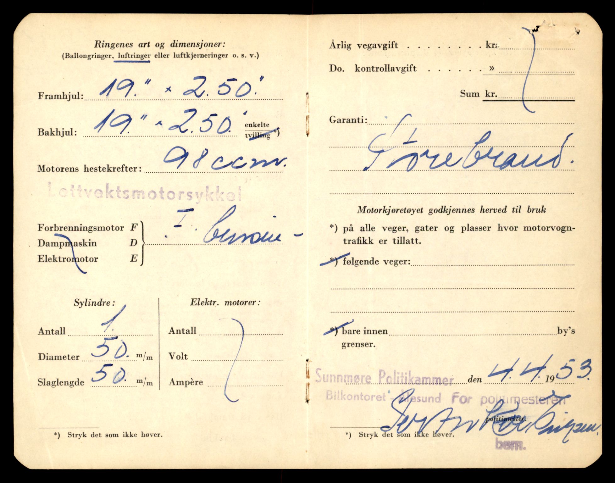 Møre og Romsdal vegkontor - Ålesund trafikkstasjon, AV/SAT-A-4099/F/Fe/L0025: Registreringskort for kjøretøy T 10931 - T 11045, 1927-1998, p. 2709