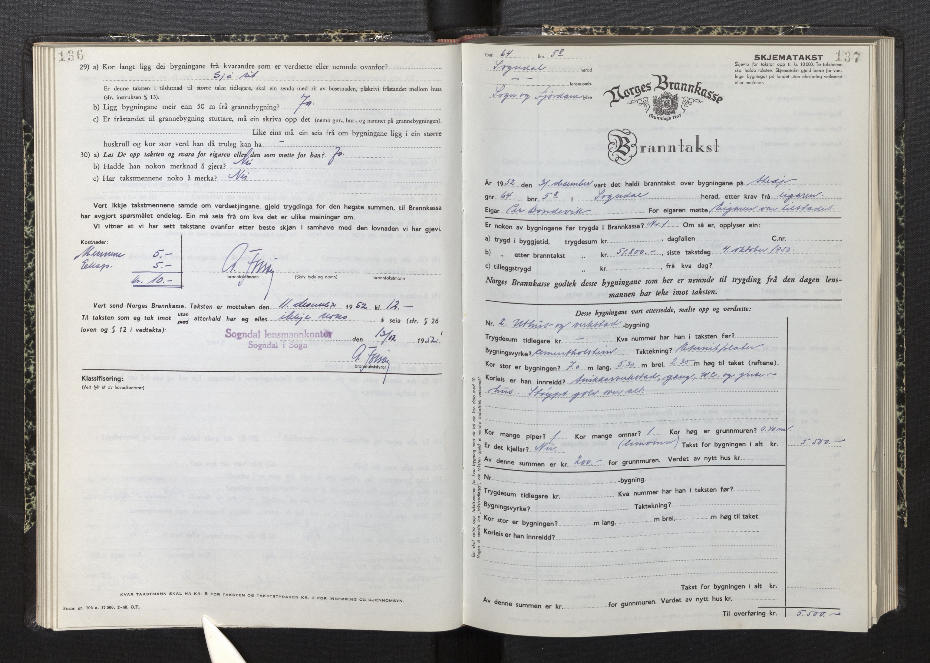 Lensmannen i Sogndal, AV/SAB-A-29901/0012/L0015: Branntakstprotokoll, skjematakst, 1950-1955, p. 136-137