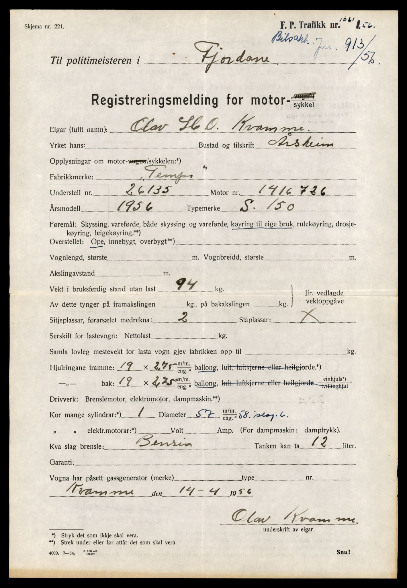 Møre og Romsdal vegkontor - Ålesund trafikkstasjon, AV/SAT-A-4099/F/Fe/L0040: Registreringskort for kjøretøy T 13531 - T 13709, 1927-1998, p. 677