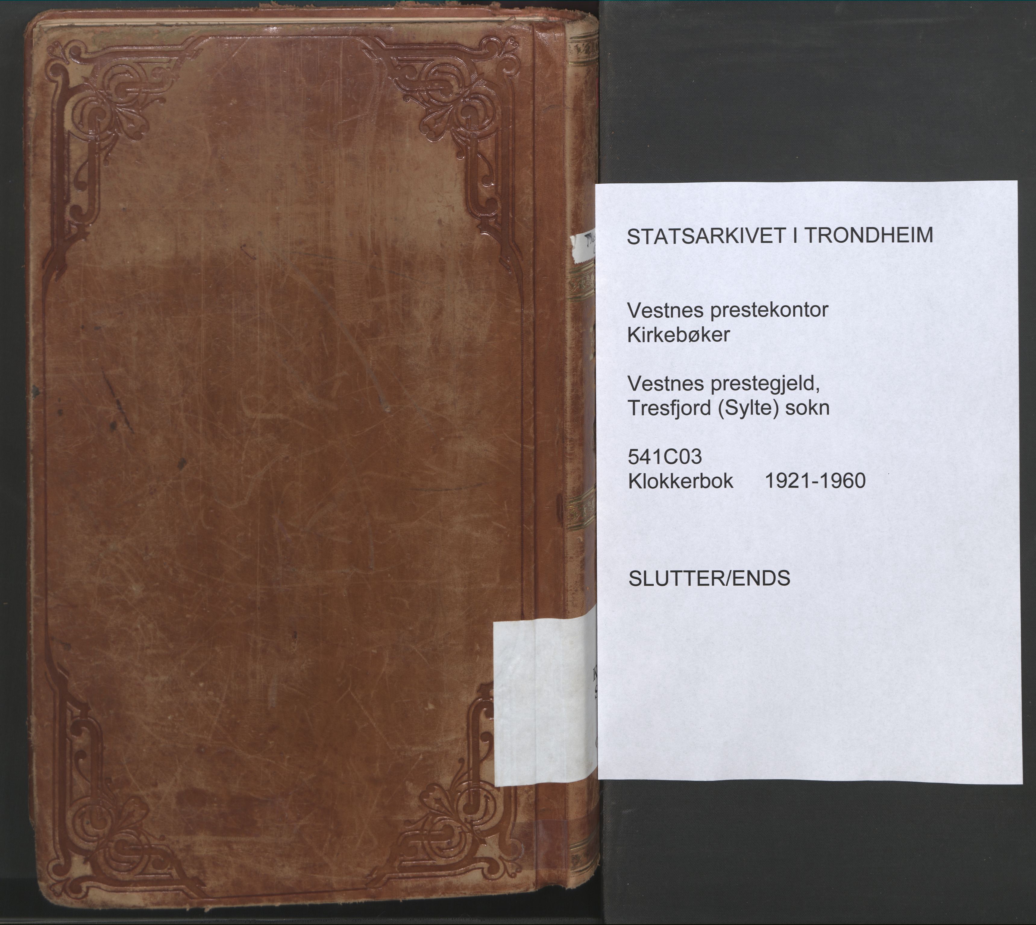 Ministerialprotokoller, klokkerbøker og fødselsregistre - Møre og Romsdal, AV/SAT-A-1454/541/L0548: Parish register (copy) no. 541C03, 1921-1960