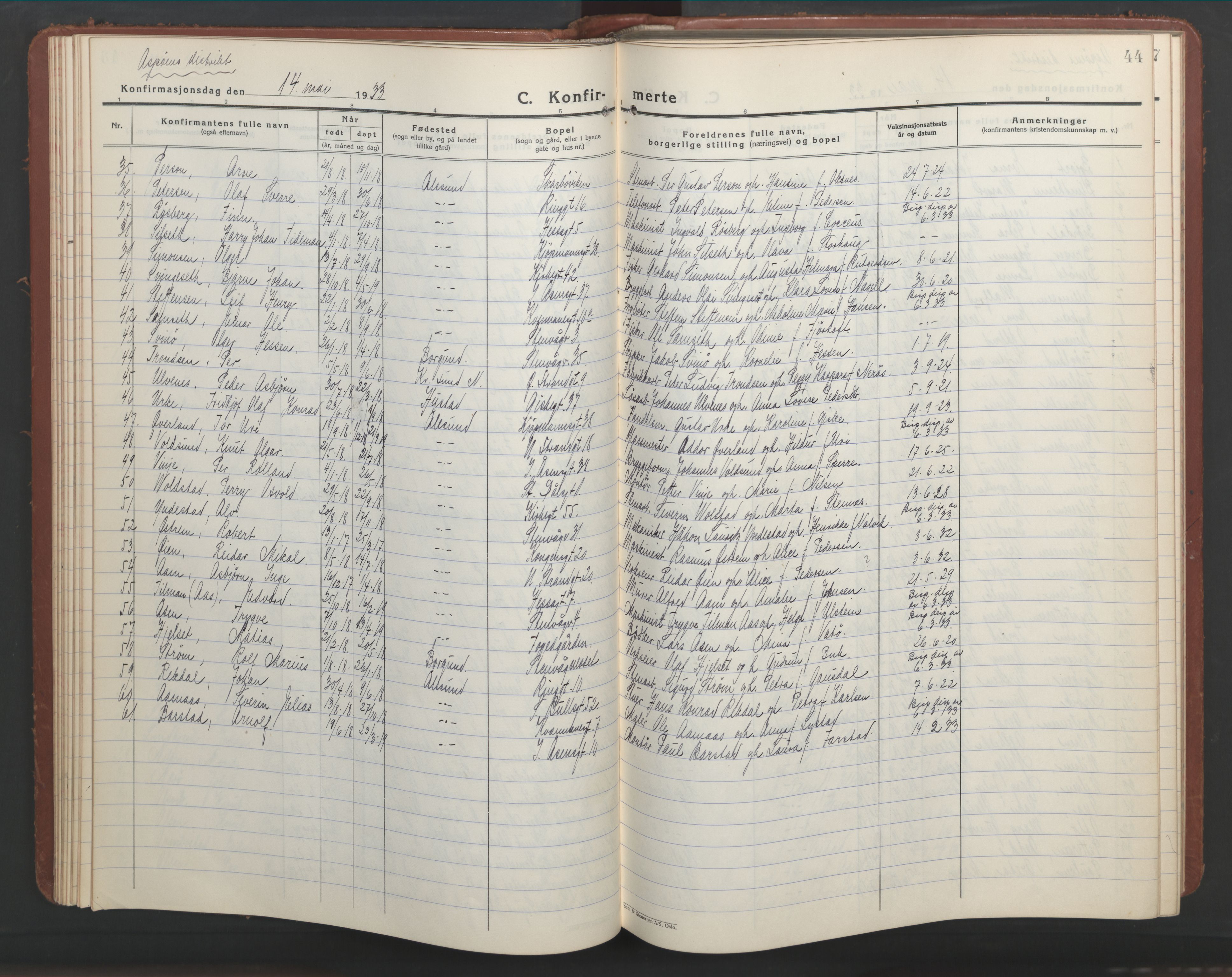 Ministerialprotokoller, klokkerbøker og fødselsregistre - Møre og Romsdal, AV/SAT-A-1454/529/L0476: Parish register (copy) no. 529C13, 1929-1953, p. 44