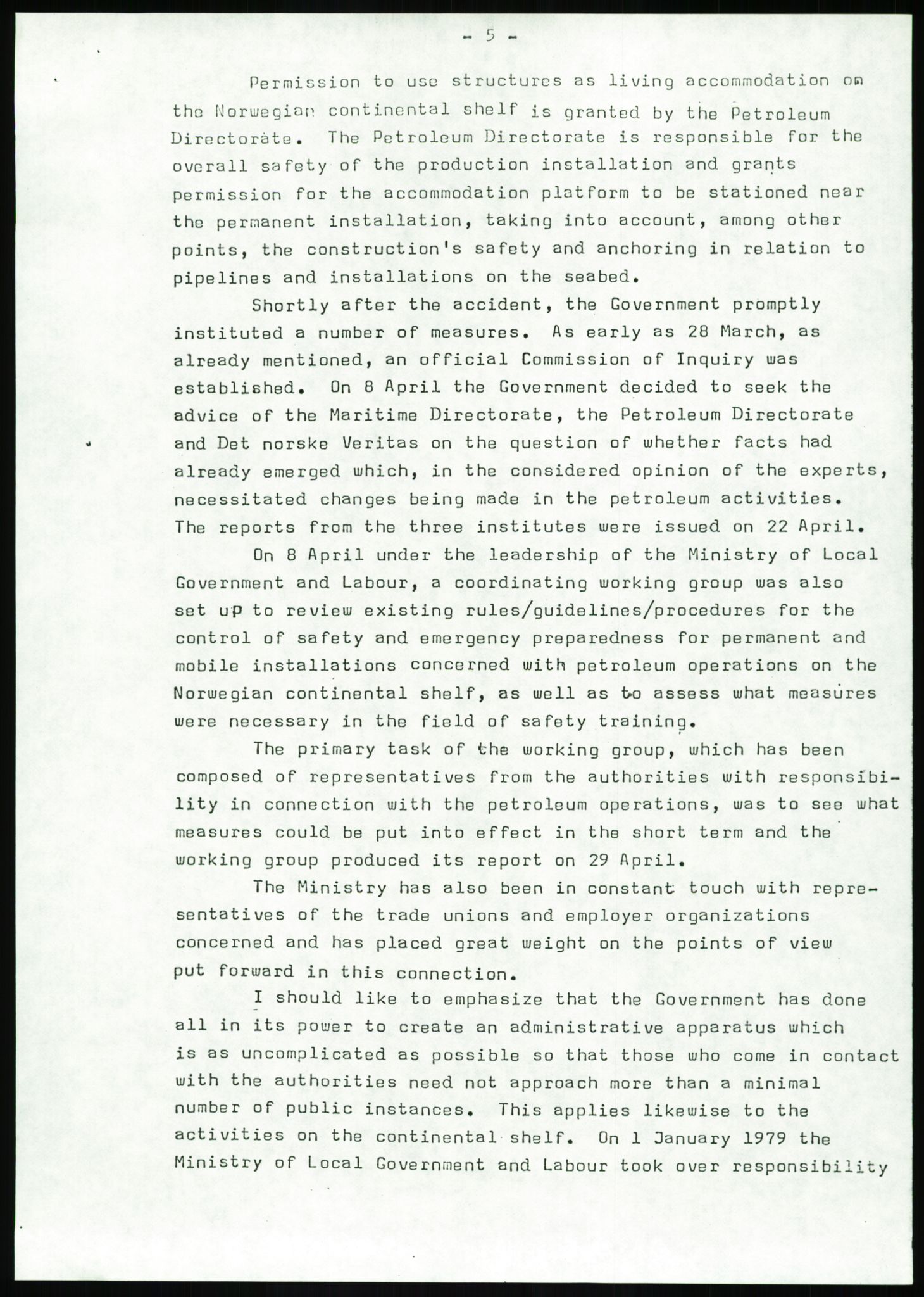 Justisdepartementet, Granskningskommisjonen ved Alexander Kielland-ulykken 27.3.1980, RA/S-1165/D/L0017: P Hjelpefartøy (Doku.liste + P1-P6 av 6)/Q Hovedredningssentralen (Q0-Q27 av 27), 1980-1981, p. 363